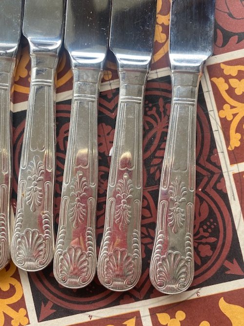 DinnerKnivesKP2.jpg