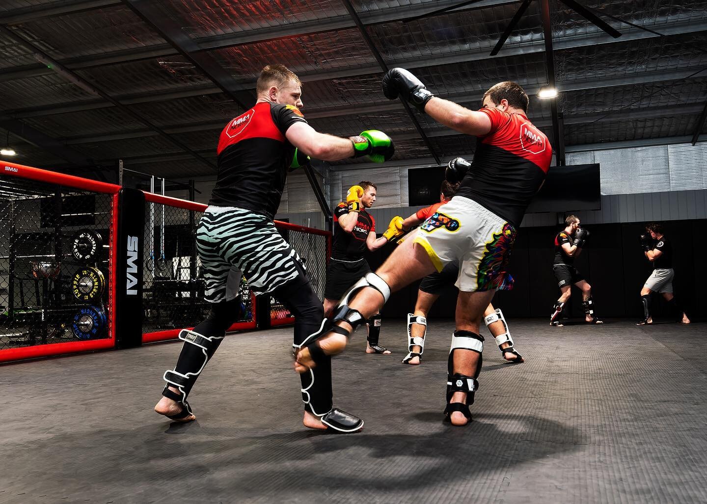 The guys practicing some distance management 📏 

For all things striking hit up us up Monday nights, 730 at MMA North
Or if you&rsquo;re more a pugilist, boxing is at 615 on Thursdays! 🥊