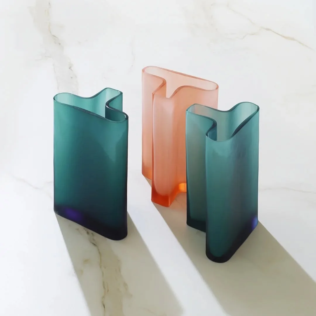 Geometry, softened.

The T vases are designed to nest within one another, forming a compact and sculptural whole.
Offered in three soft, harmonious shades, each form complements the next, quietly balanced, effortlessly composed.

#LigneRosetIndia #TV