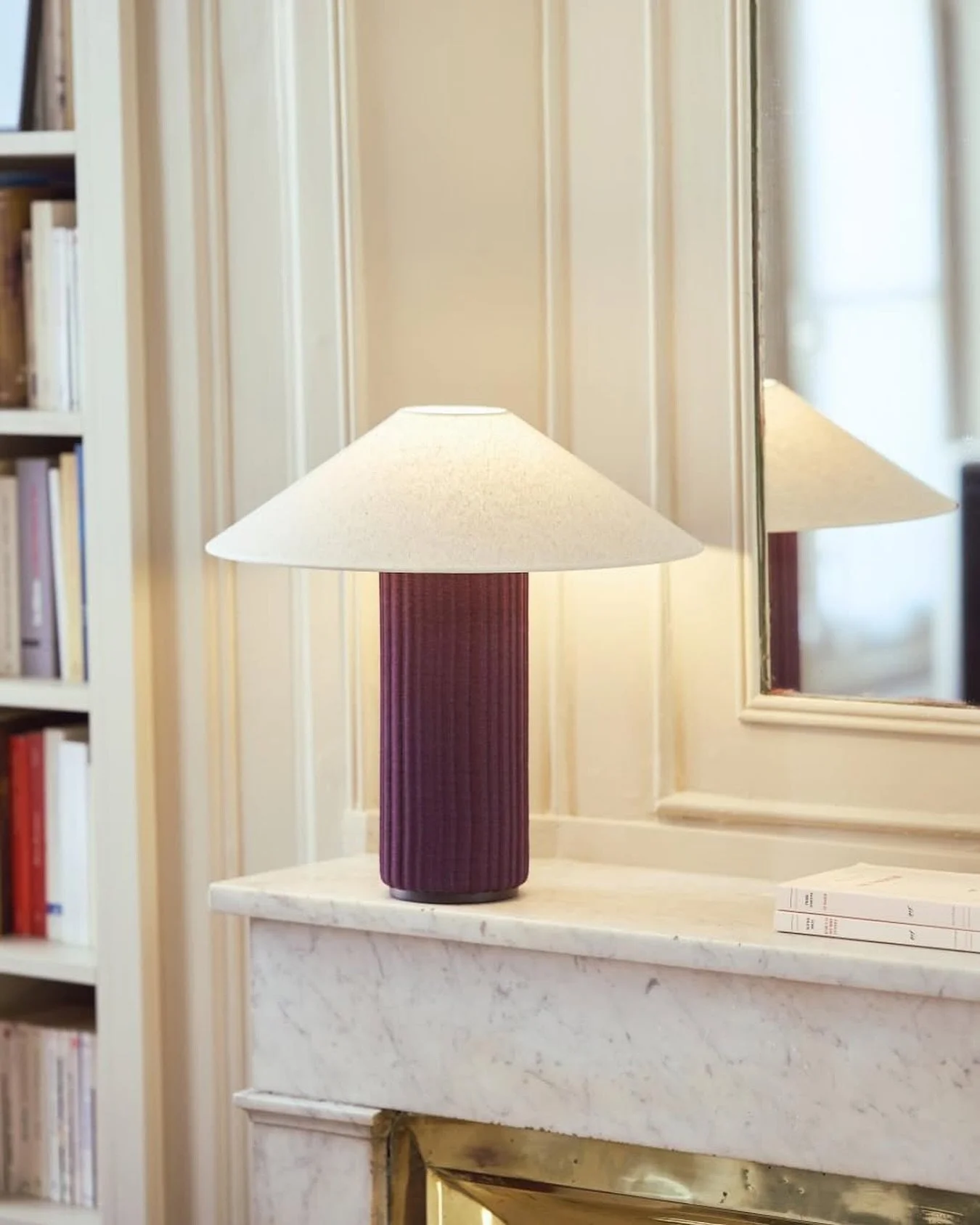 Light, shaped by the desert.​

The Mojave lamp, designed by @maryna.dague and
@nathanbaraness, casts a gentle glow through its natural linen shade and padded base inspired by shifting dunes.​

Crafted from sirplus FEBRIK-HUSK fabric by
@kvadrattextil