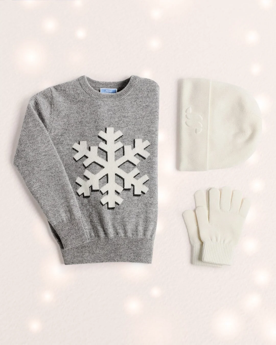 Cozy knits and snowflake dreams ❄️​
Soft, elegant essentials for the season&rsquo;s most magical days. ✨​
Available in stores and online &ndash; link in bio.​

#JacadiParis #WinterStyle #Sweaters