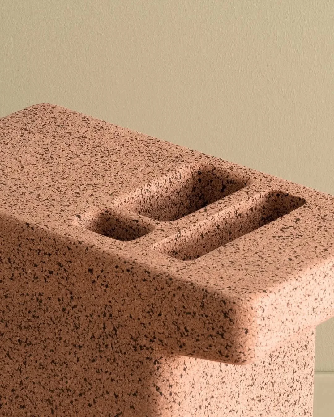 Meet Kroc &mdash; a creative rethink of the workspace by @robinthann.
 A desk that travels with you, made entirely of cork &mdash; light, strong, and beautifully simple. Designed for those who work anywhere inspiration strikes.

#LigneRoset #design #