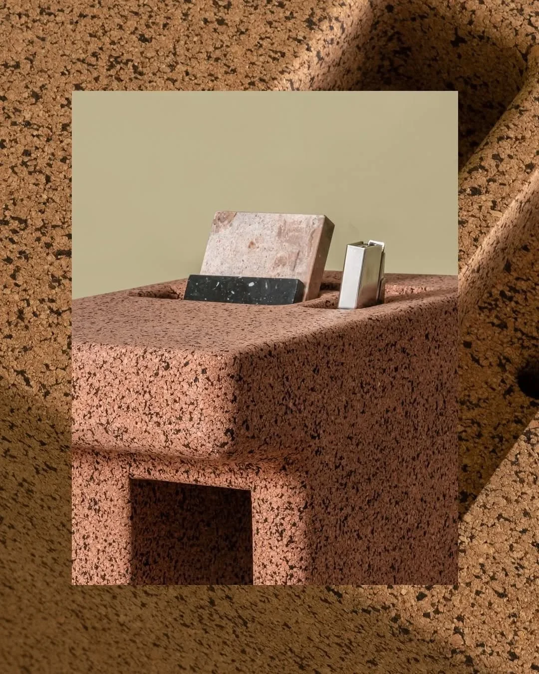 Every curve has purpose. The Kroc
desk&rsquo;s smart top storage keeps your
essentials close &mdash; where functionality meets fluid design- perfect for those who like their workspace uncluttered and calm.

Designed by by @robinthann

#LigneRoset #Lu