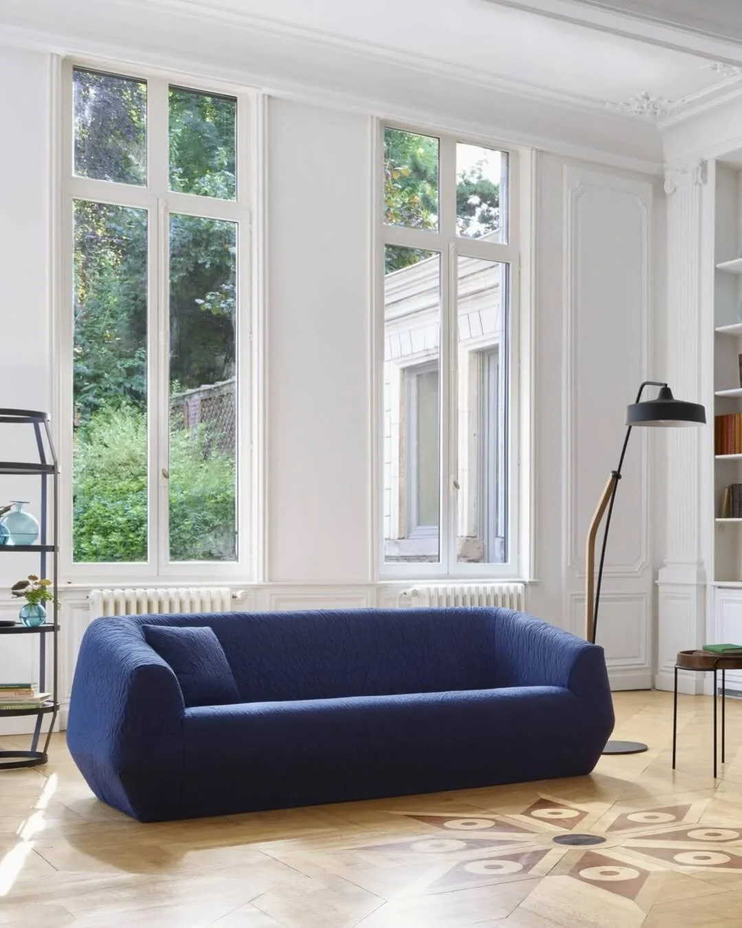 ​

Marie C Dorner's Uncover blends form and freedom. Its light, all-foam structure follows graceful geometric lines, offering a sanctuary of softness that moves with you and your space.

#LigneRoset #sofa #furniture