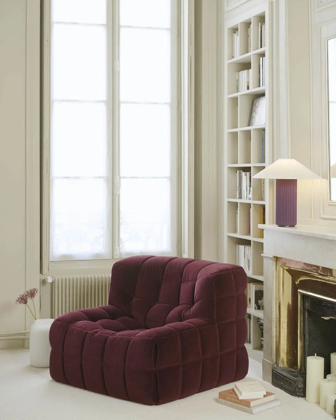 Kashima reveals its full depth in Laco, a wine-red color fabric.

An intense, elegant shade that highlights 
the generous lines of the sofa and brings a unique warmth to the space. A bold choice, both enveloping and timeless.

#LigneRoset #LigneRoset