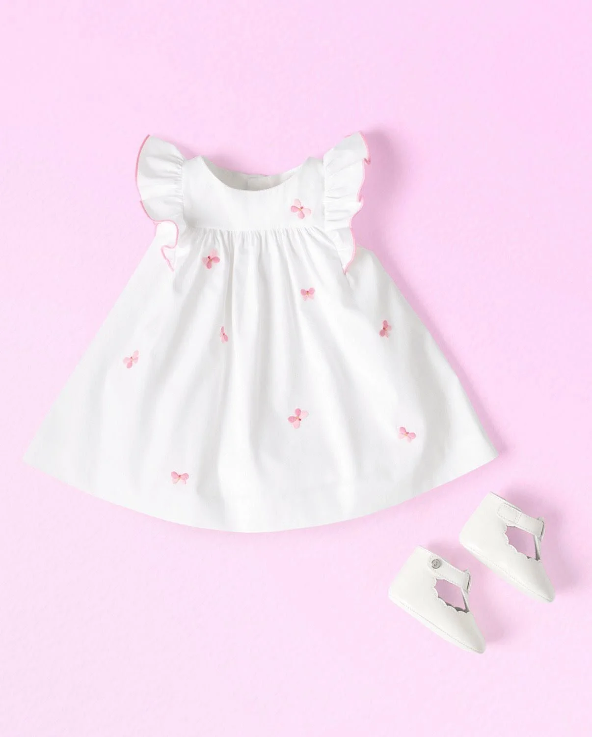 Soft fabrics, thoughtful details, unforgettable 
moments. 🌸​
Our baby collection for boys and girls is designed to make every milestone a memory to cherish.​

Explore in stores and online.​

#JacadiParis #newborn #babygift 

​