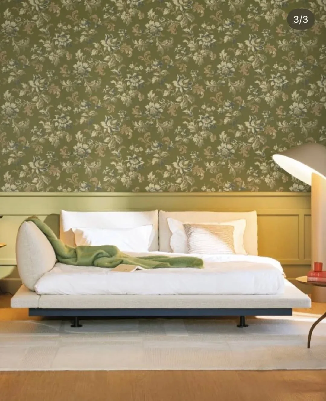 Rest without boundaries ☁️
Peter Maly 2 embraces freedom in use. With no fixed orientation, its sliding cushions move along the frame, offering comfort wherever it&rsquo;s needed, around a generous central platform designed for rest, reading or simpl