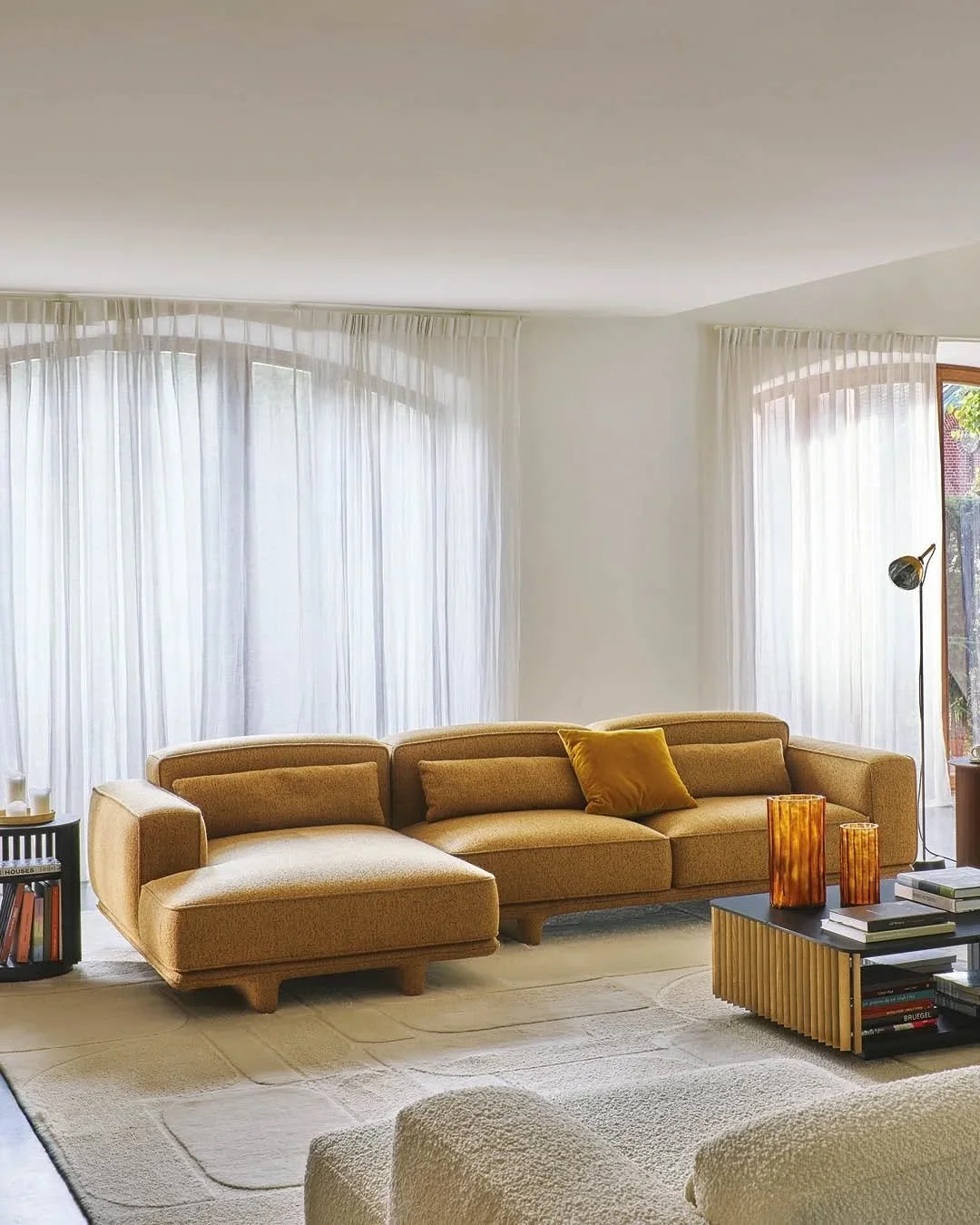 Noka, more than a sofa: a living space.

Its name evokes grounding and connection, comfort and togetherness. Stable as if raised on stilts, it offers a new perspective on space.

Visit us in-store and let our advisors guide you in creating an interio