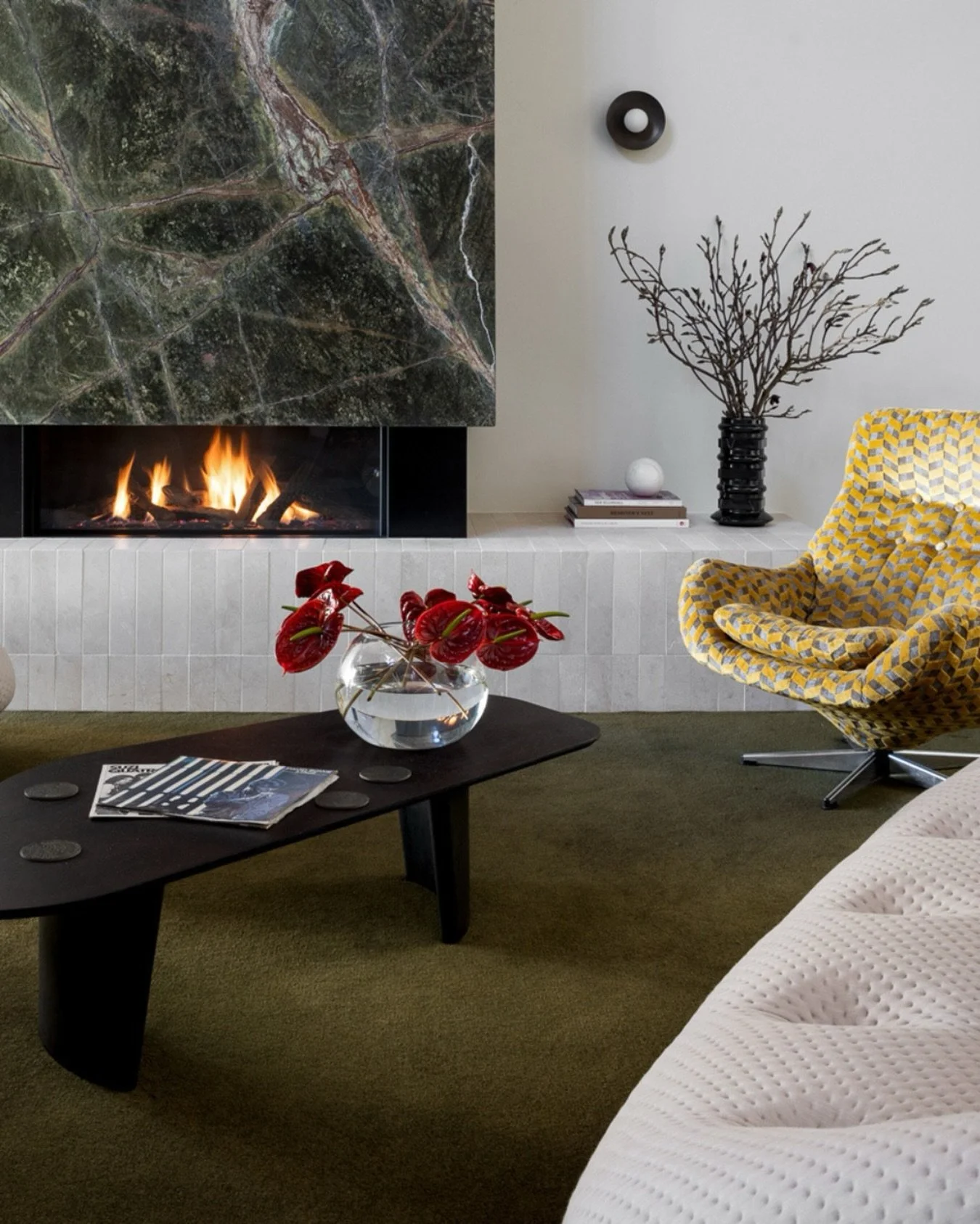 Living with Ploum​

Ploum&rsquo;s organic shape embodies a sense of generosity and ultimate comfort.​​

Interior design by @curatd_____​

Styling by @curatd_____ &amp; @create_expectations​

Photos by @dylanjamesphoto​

#LivingWithLigneRoset #lignero