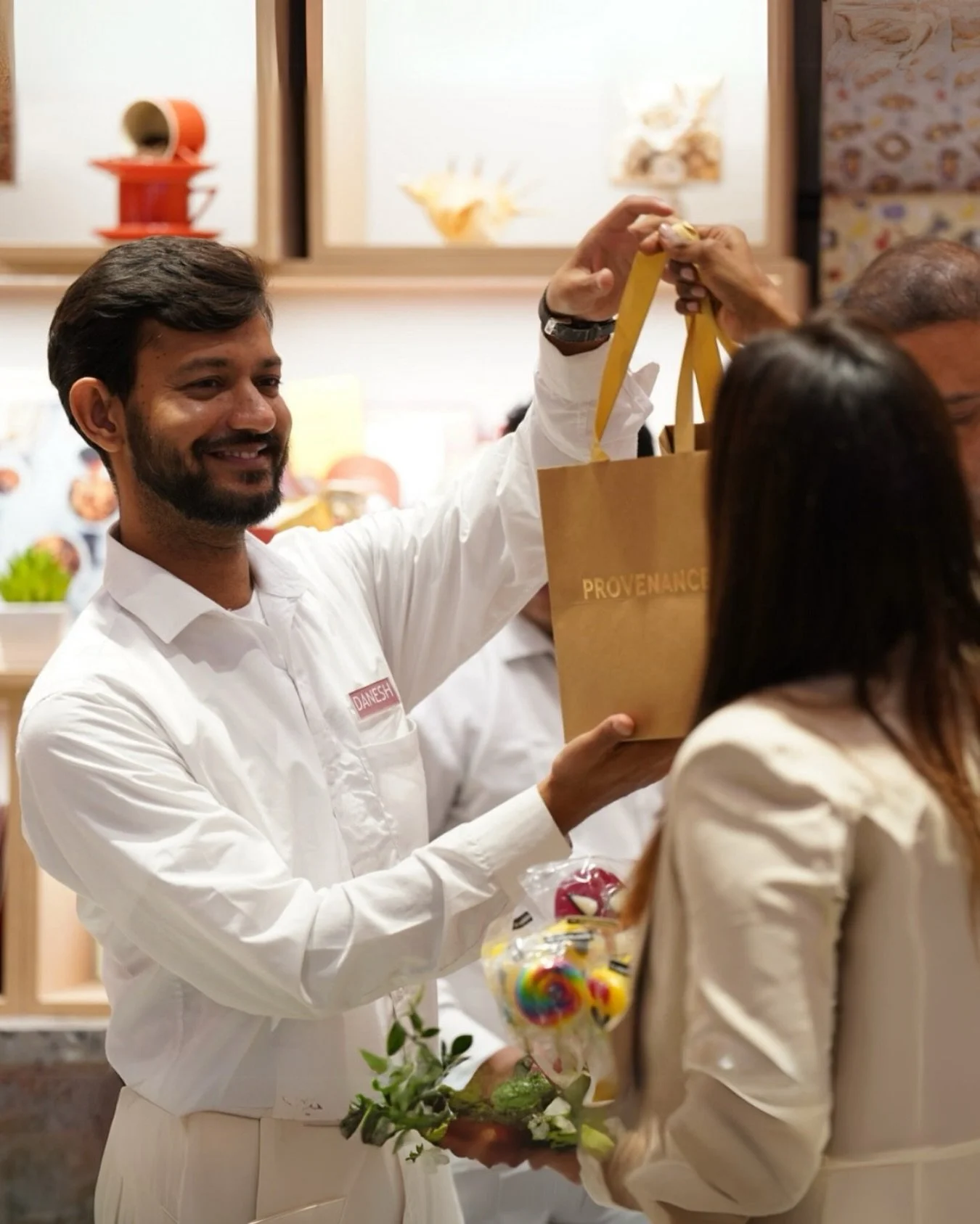 A moment of choosing, made effortless.
​
From thoughtfully curated picks to a beautifully packed bag, every detail is taken care of. So you can focus on finding something your loved one will truly love, without the rush.​
​
Gifting, made simple and c