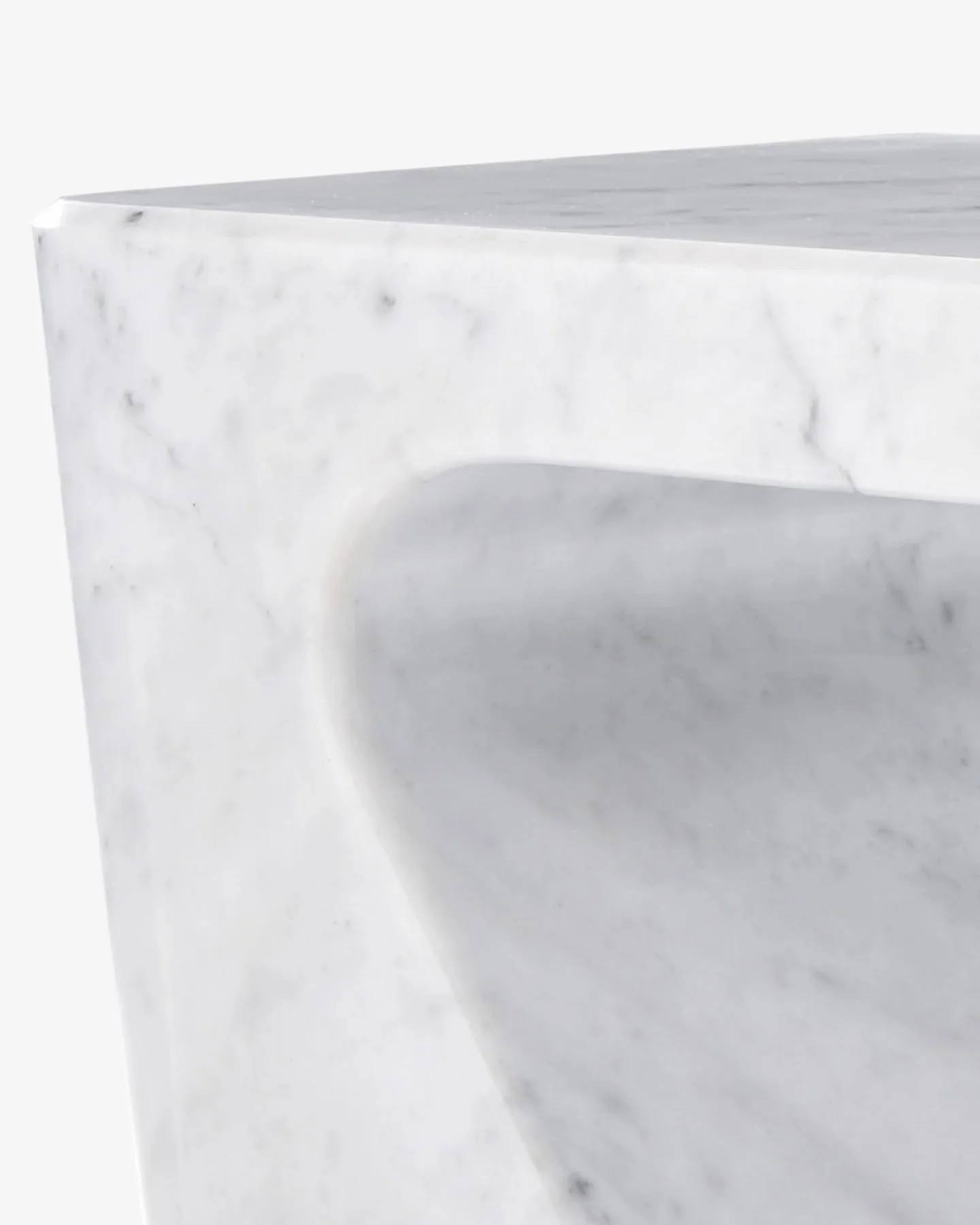 Sculptural, timeless, and effortlessly elegant.

The Stump Occasional Table in white Carrara marble brings texture, character, and quiet luxury into any living space.

#LigneRoset #MarbleDesign #ContemporaryInteriors #frenchsavoirfaire