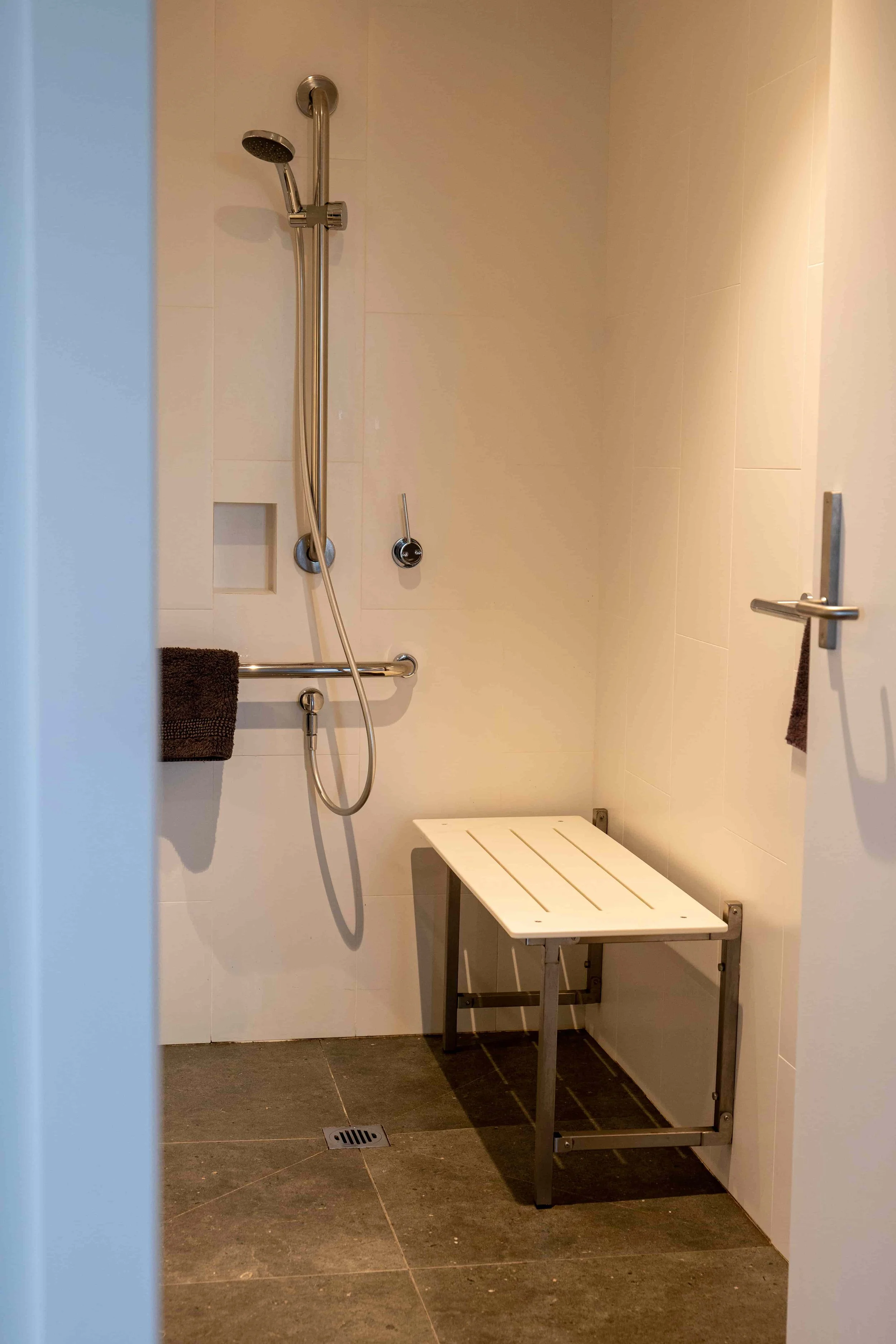 Carinya_ByronBay_Accessible_Bathroom_Shower.jpg