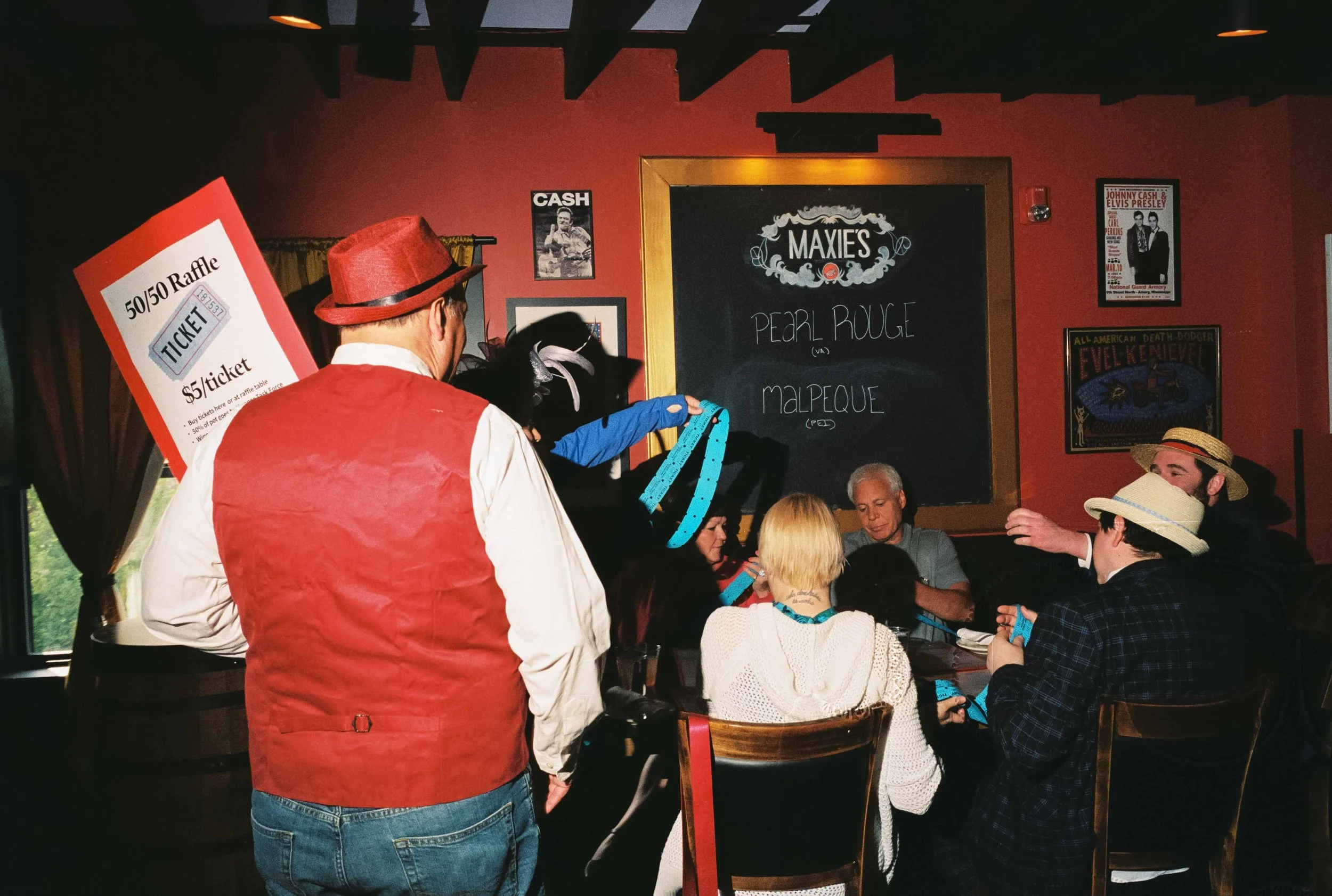 kentucky-derby-outfits-on-film-46.jpg
