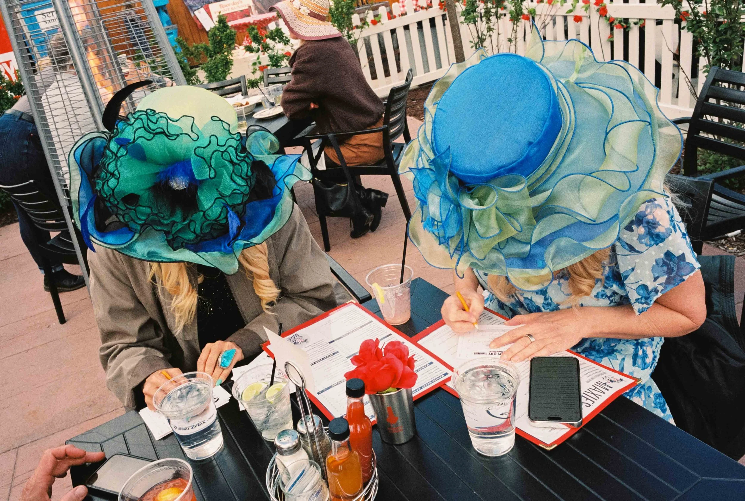 kentucky-derby-outfits-on-film-35.jpg
