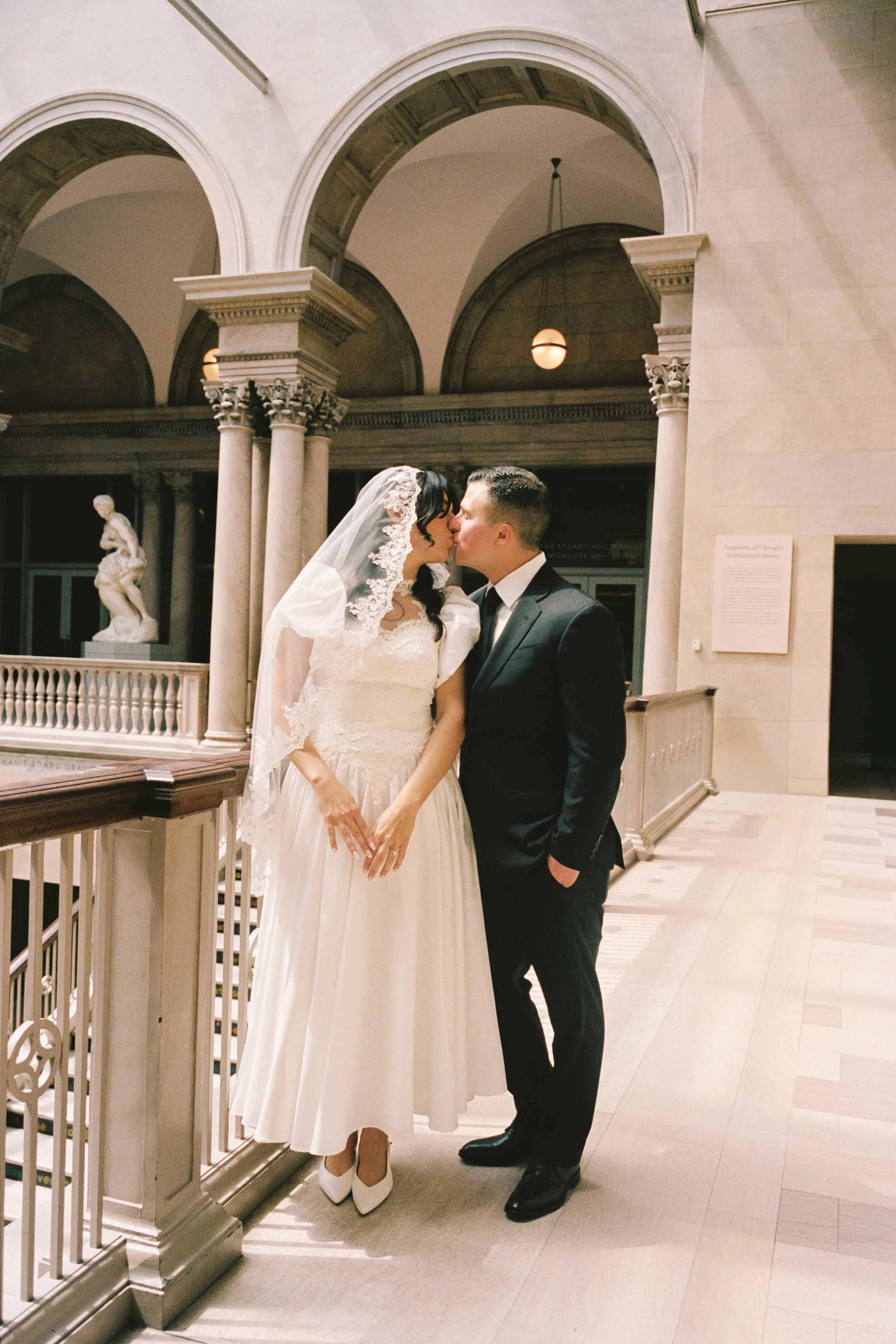 Romantic couples portrait at the Chicago Art Institute