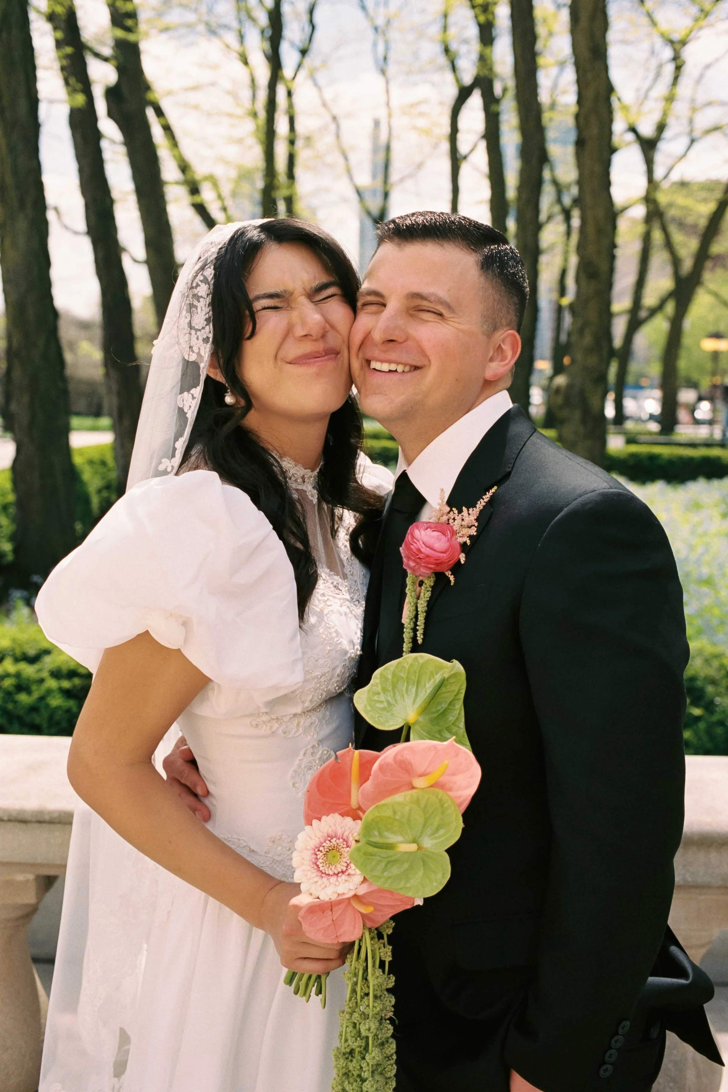 Chicago Elopement couple at Art Institute