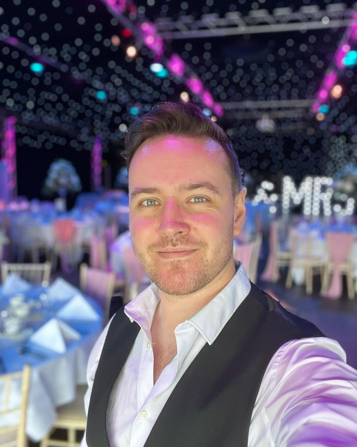 Just the one wedding for me this weekend to round off a mad but fun week of gigging abroad ✈️🇨🇭 and a brand new promo video. Today I&rsquo;m at the breathtaking @venue16ipswich for Mr &amp; Mrs Yule&rsquo;s wedding! ✨✨