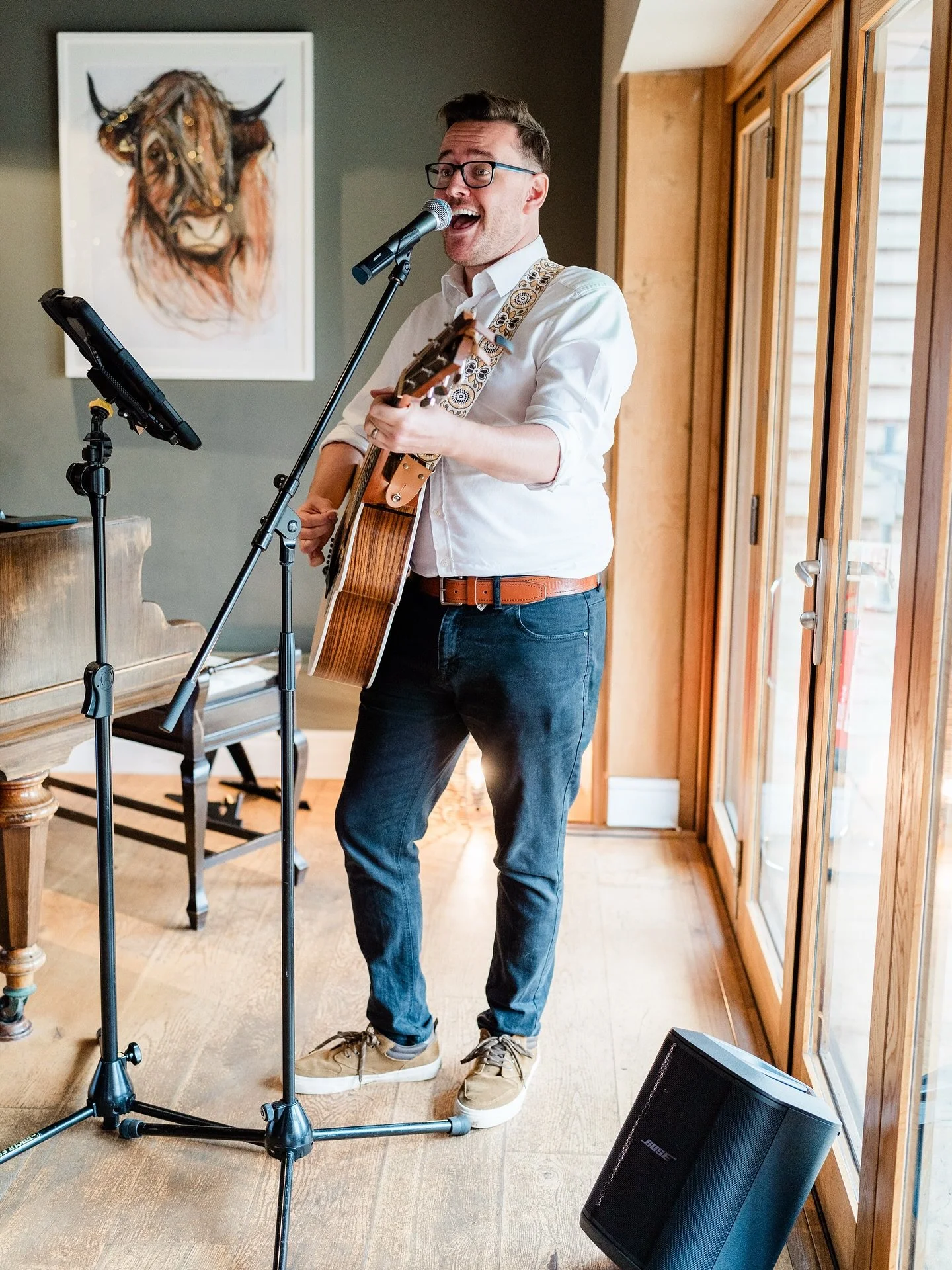 Back at it today! Performing a drinks reception 🥂 at @wensumvalley 🎸 (huge thank you to the fantastic @gemmagiorgio for this great shot)