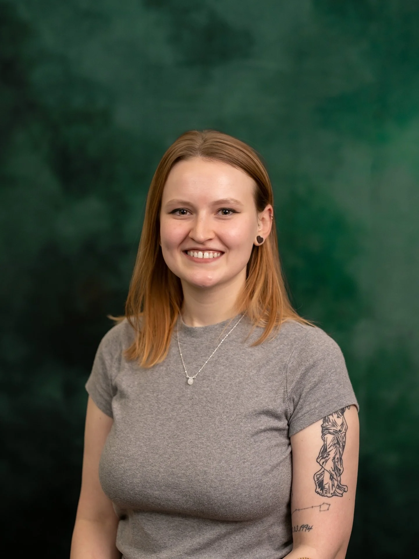 Meet Savannah, a justice navigator who supports clients as they resolve their criminal legal system involvement. Justice Navigation is an innovative DHub program that helps clients fulfill court requirements, resolve warrants, attend court, and acces