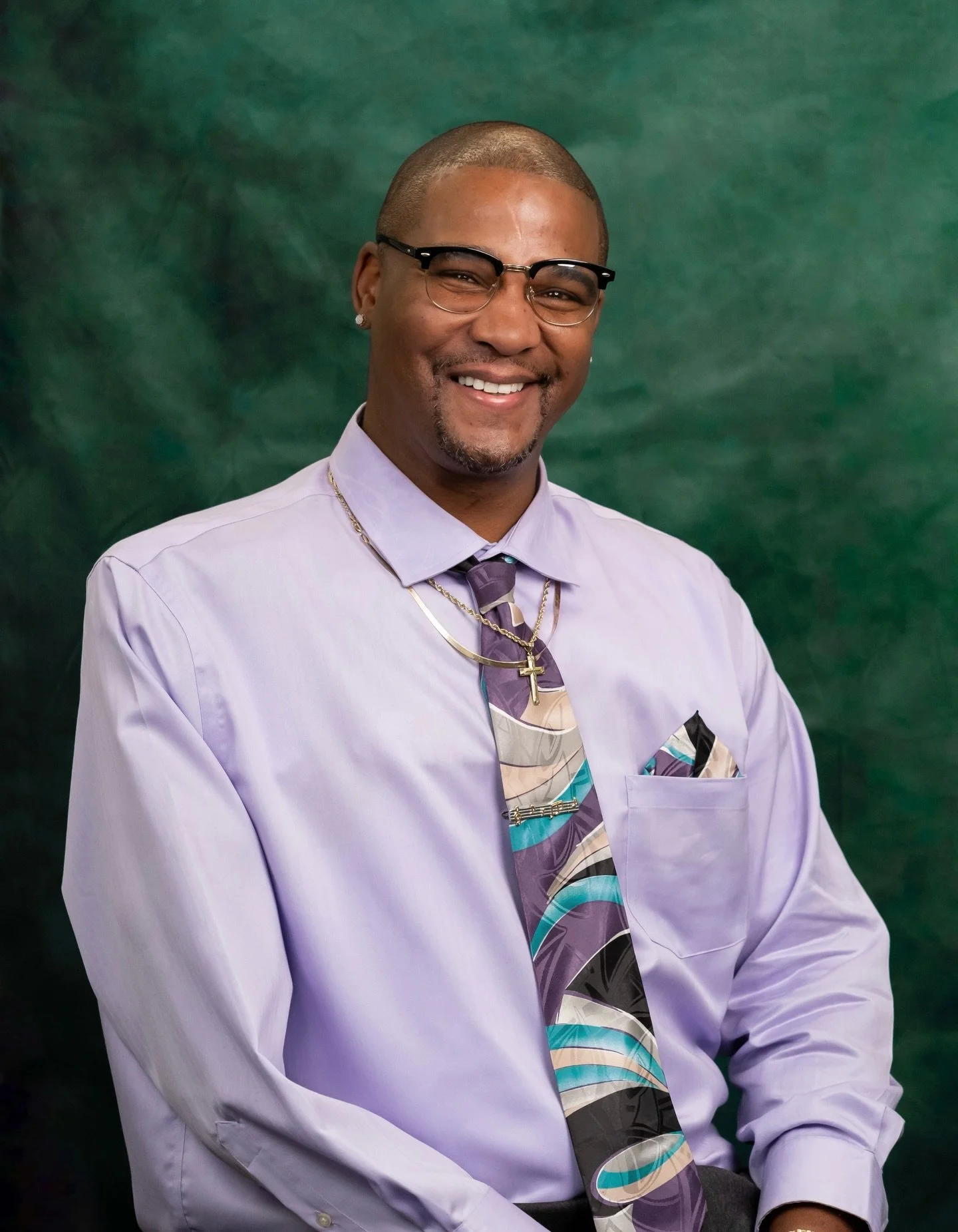 Jason is our January Hub Highlight! He is a Treatment Court Recovery Navigator, who walks alongside participants as they navigate DREAMS Court. Drawing from his own lived experience, Jason understands the challenges participants face and uses that in