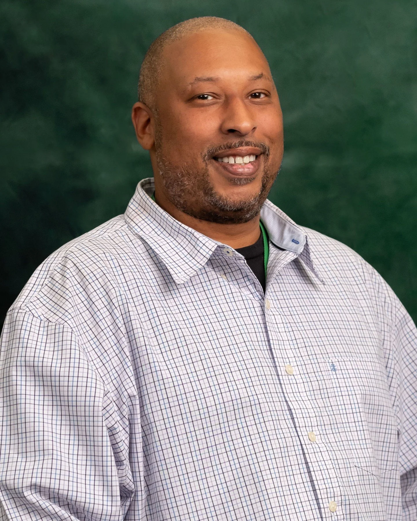 Meet Dwight, our March Hub Highlight! 👋 Dwight is one of our Triage Specialists. He plays a vital role in connecting clients with the support and resources they need from their very first point of contact with us, meeting people where they are and h