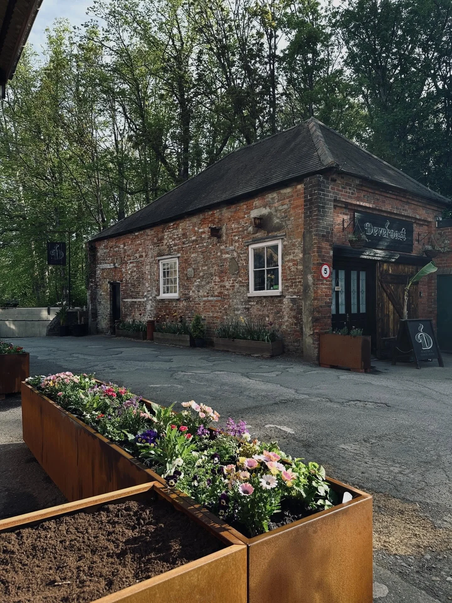 Another beautiful day unfolding at Botley Mills ☀️

Our outdoor space is slowly coming to life, join us for great coffee, fresh bakes and the perfect Sunday playlist&hellip;
.
.
.
.
.
#coffee #sunday #music #outdoor #weekend