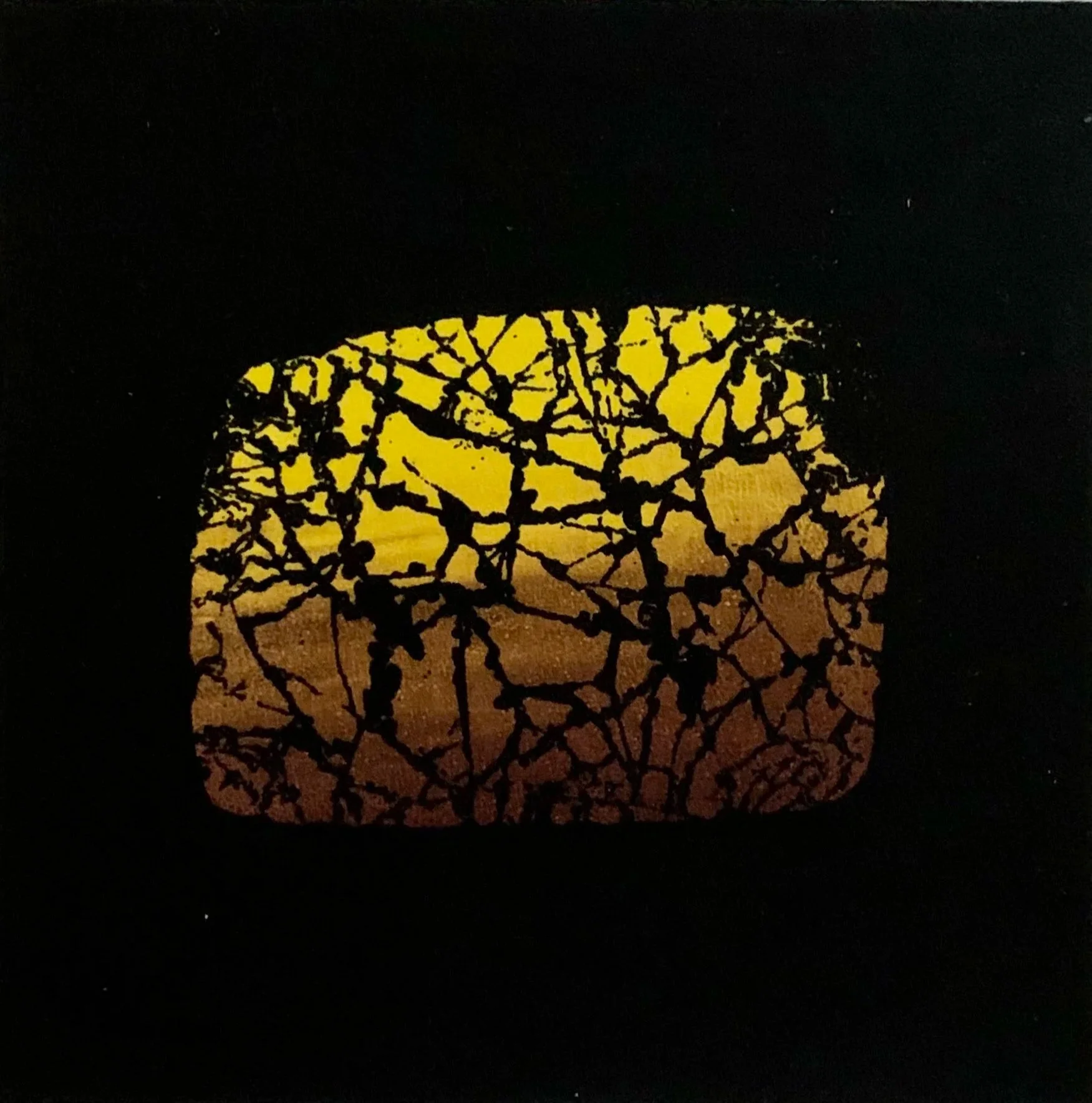 Shattered View (2021)
Screenprint on paper (varied edition, 4/30)
Image: 15 x 15 cm