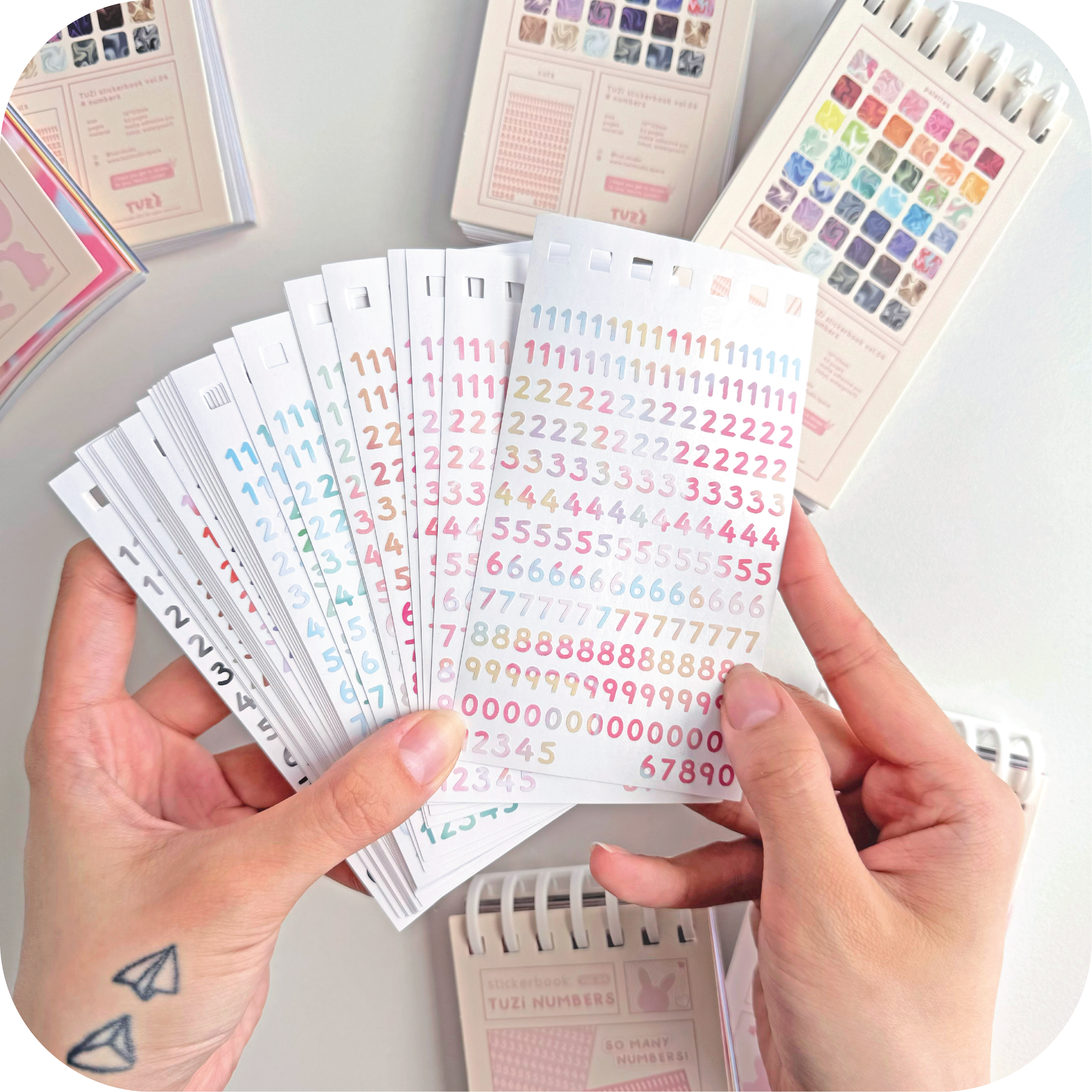 stickerbook-numbers-round-02.png