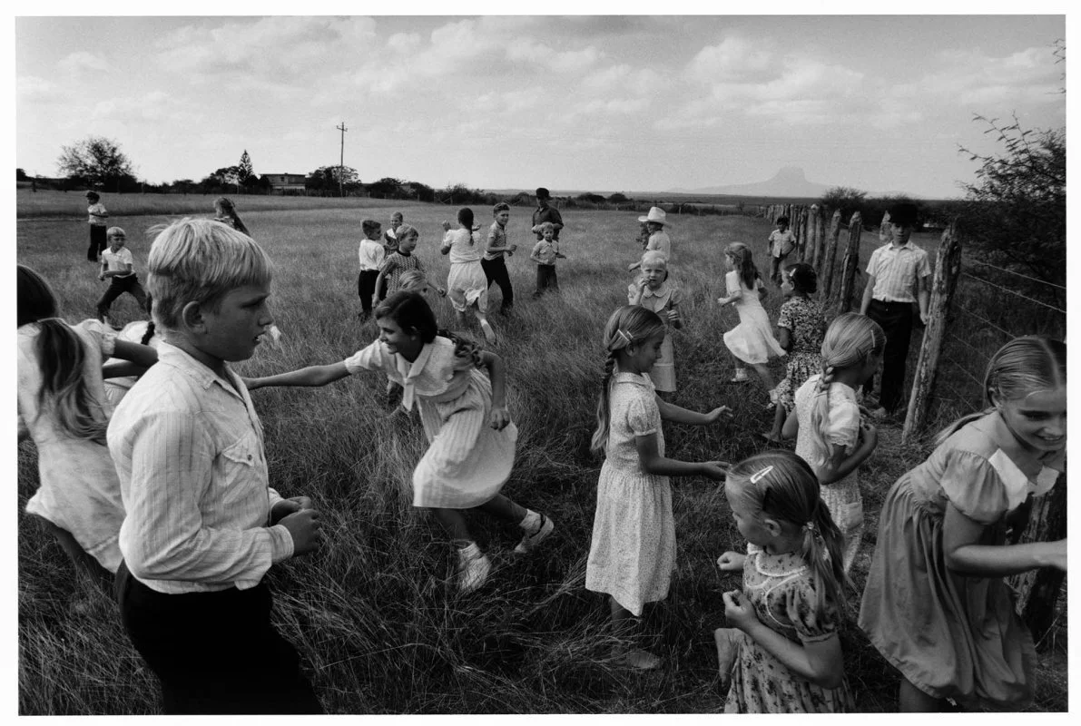 image_manager__lobp_fixedheight-m_larry-towell-the-mennonites-leica-oskar-barnack-award-1996-7.jpeg