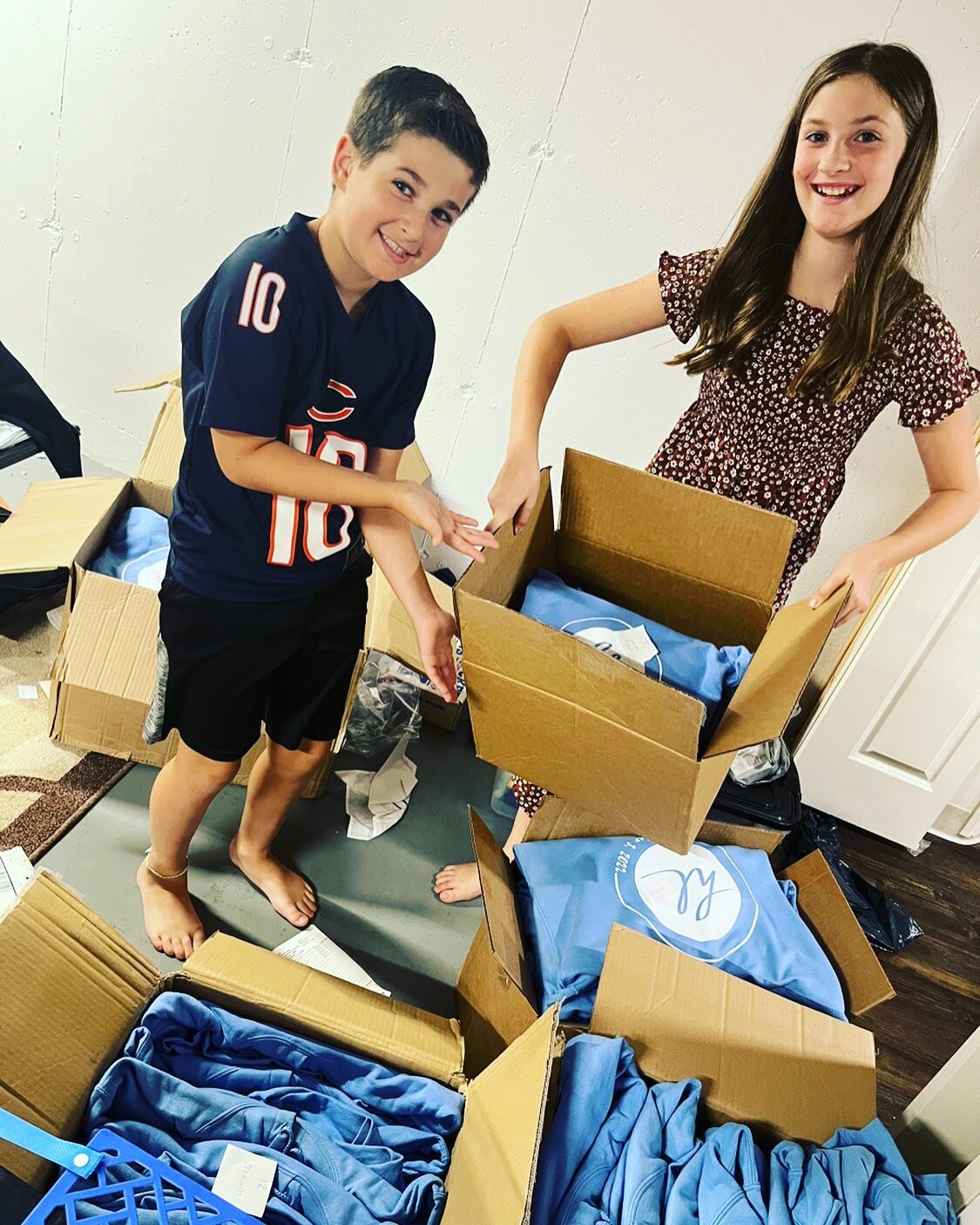 So thankful for these kiddos!  Getting home from school, on their first week, and helping me without a second thought!  They really enjoy these projects and we get time to talk about everything. I wouldn&rsquo;t trade these moments😍 #bondingtime❤️ #