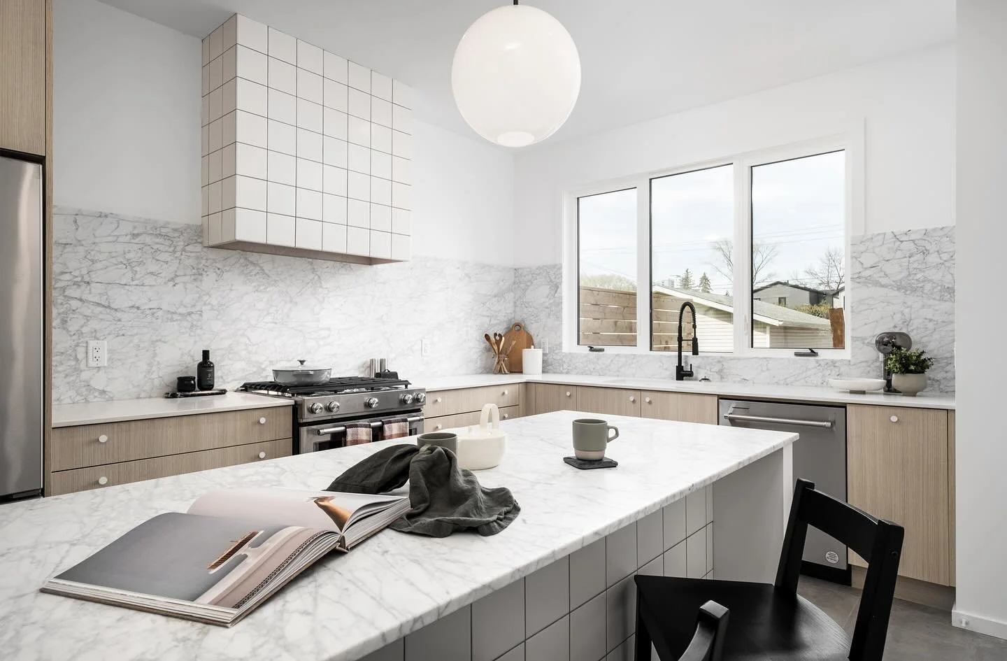 Soft, neutral and light. 

The kitchen in H9 is absolutely breathtaking. 

See it for yourself at the link in our bio.