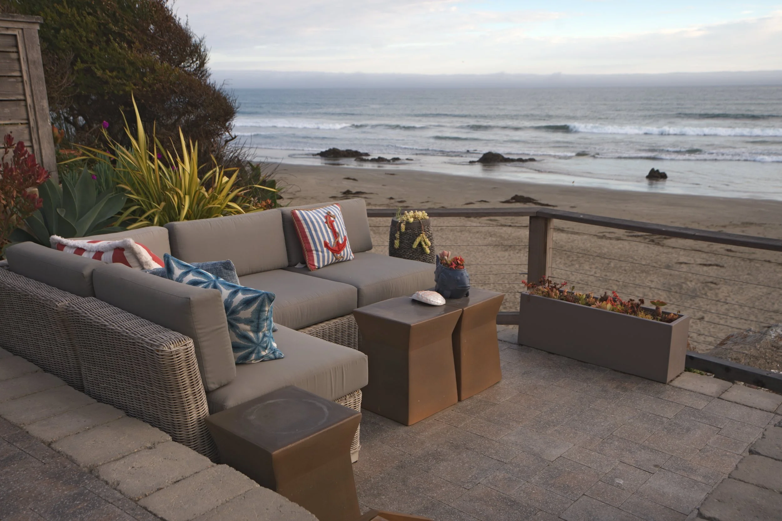 pacific-residence-02.jpg