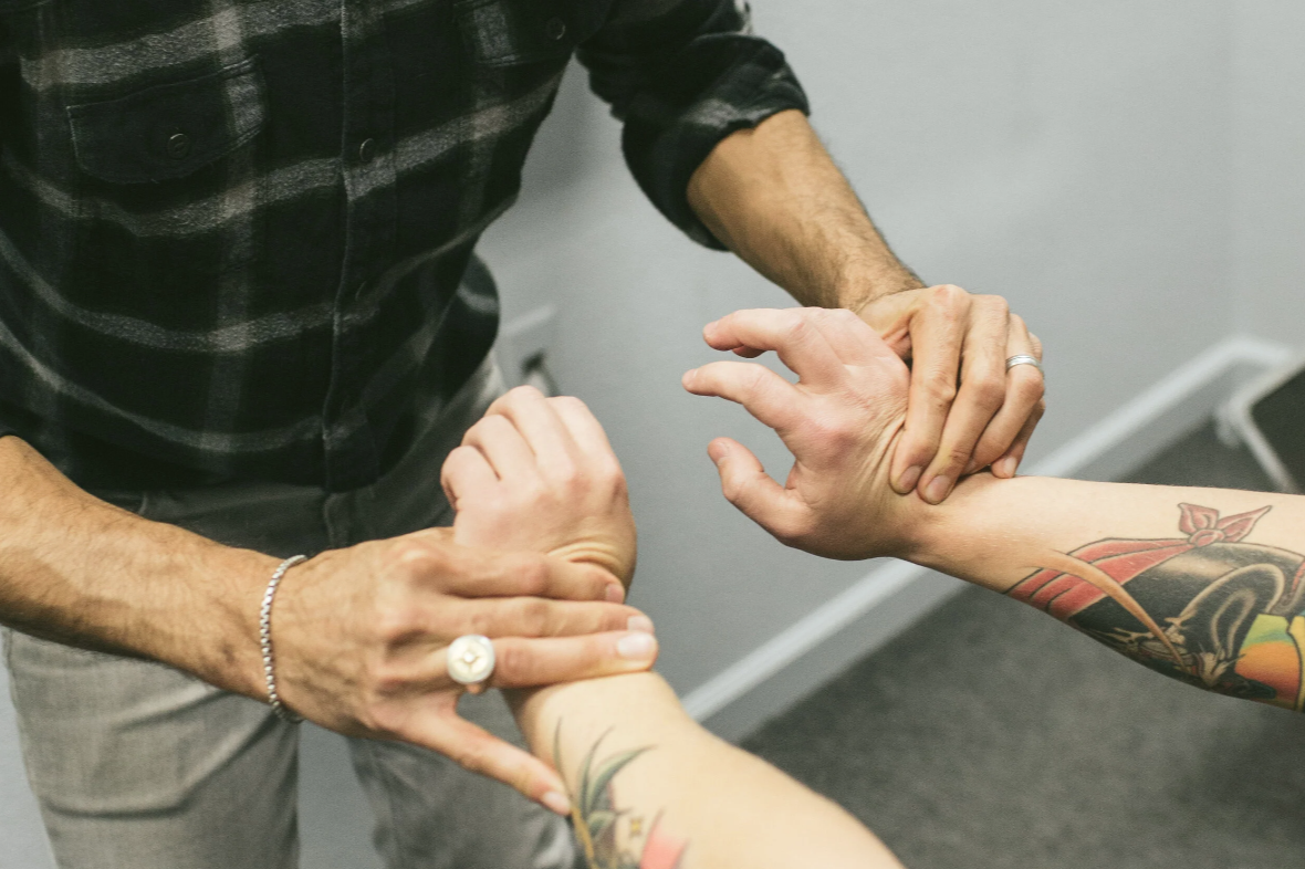 De Quervain’s Tenosynovitis (“Mommy Wrist”)