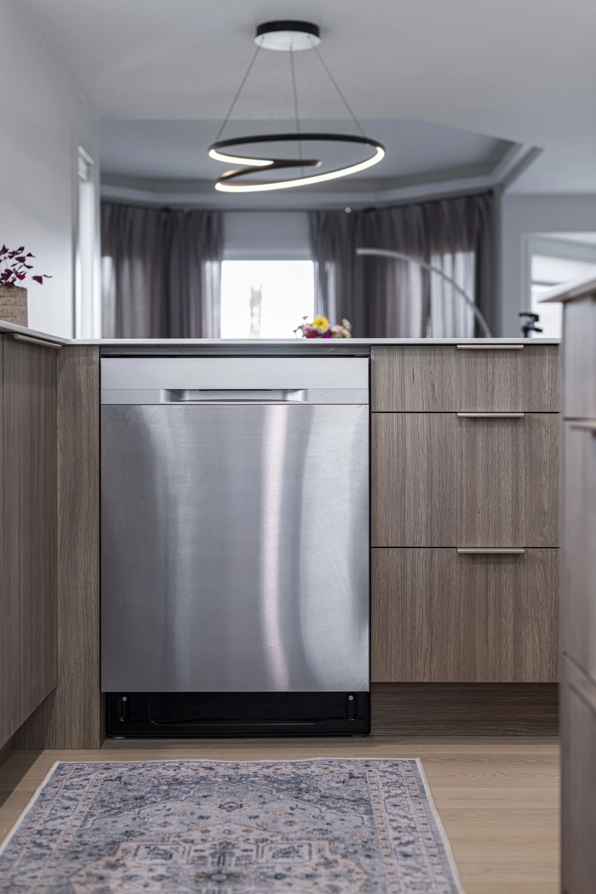 Woodgrain Kitchen Cabinets