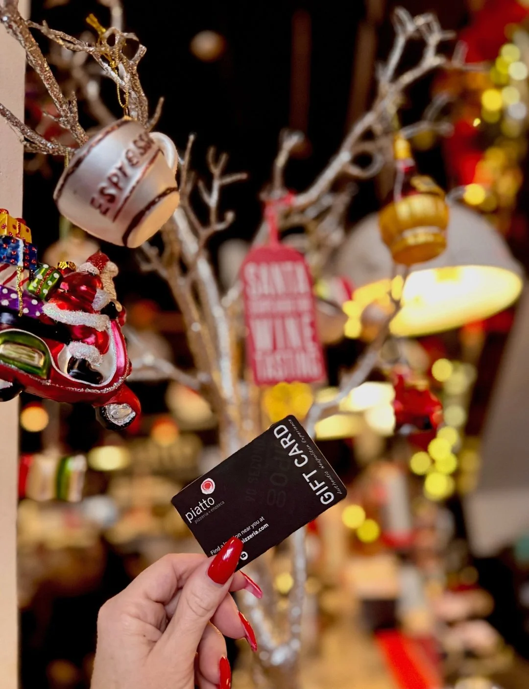 Don&rsquo;t let delivery delays or mall madness get you down this season.🎄​​​​​​​​
​​​​​​​​
Piatto gift cards are now officially online, delivered instantly to your inbox and guaranteed to be a crowd-pleaser for everyone on your nice list. 🍕✨​​​​​​