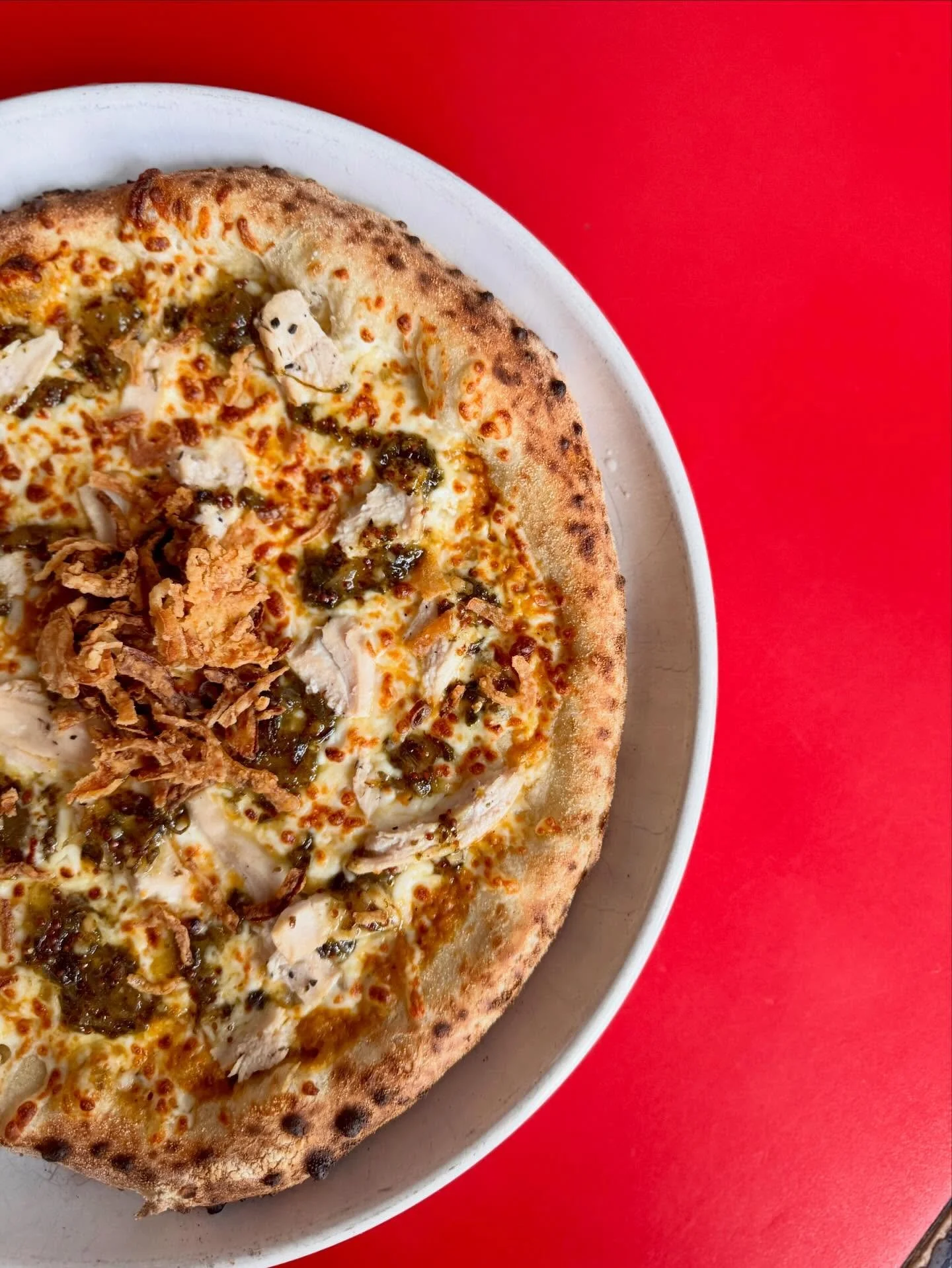 We know you&rsquo;ve got your go-to Piatto order - and we love that. 👀🔥
But maybe today&rsquo;s the day to switch it up&hellip;

Our Butter Chicken Pizza is stealing hearts:
house-made butter chicken sauce, Halal house-marinated chicken breast, moz