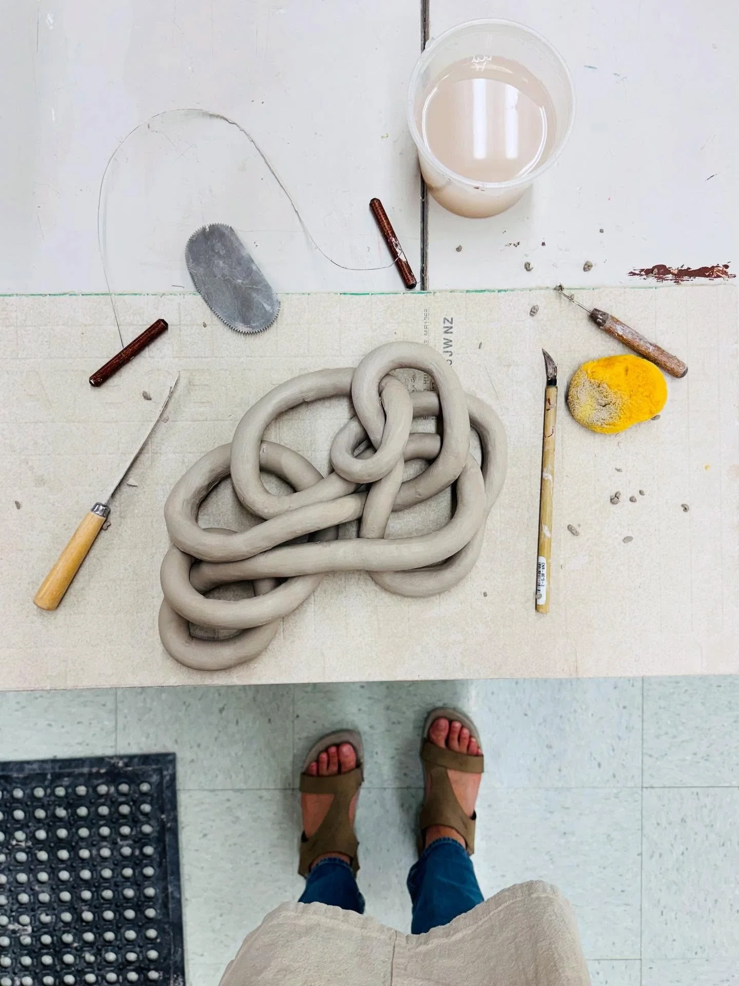 Studio time today! I&rsquo;m trying to double my knots. Let&rsquo;s see how this goes... 🤞🤞#wip