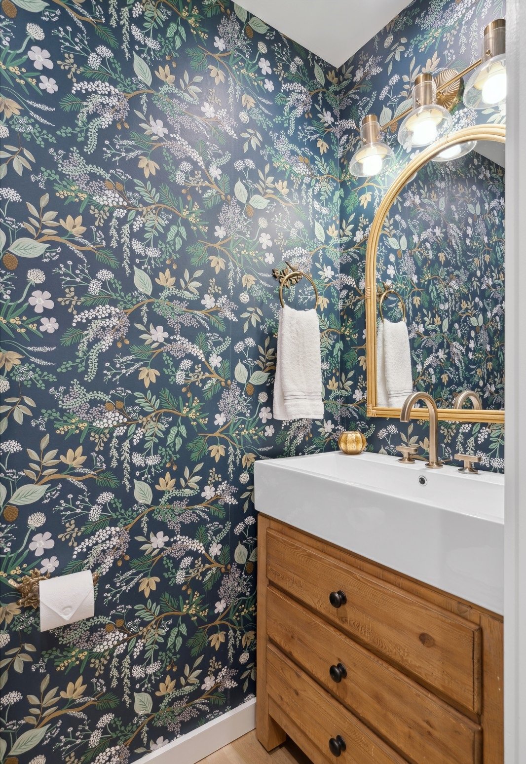 34_829SLoomis_199_PowderRoom_Large.jpg