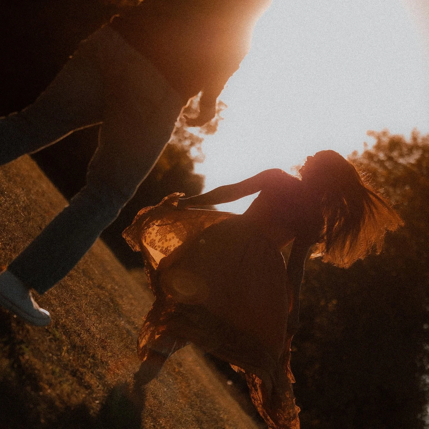 β¨ Savannah & Tyler β¨
I had the sweetest time photographing their engagement photos during the most beautiful golden hour, right on one of those last warm days of the season. The light was soft and golden, the air still felt like summer, and these