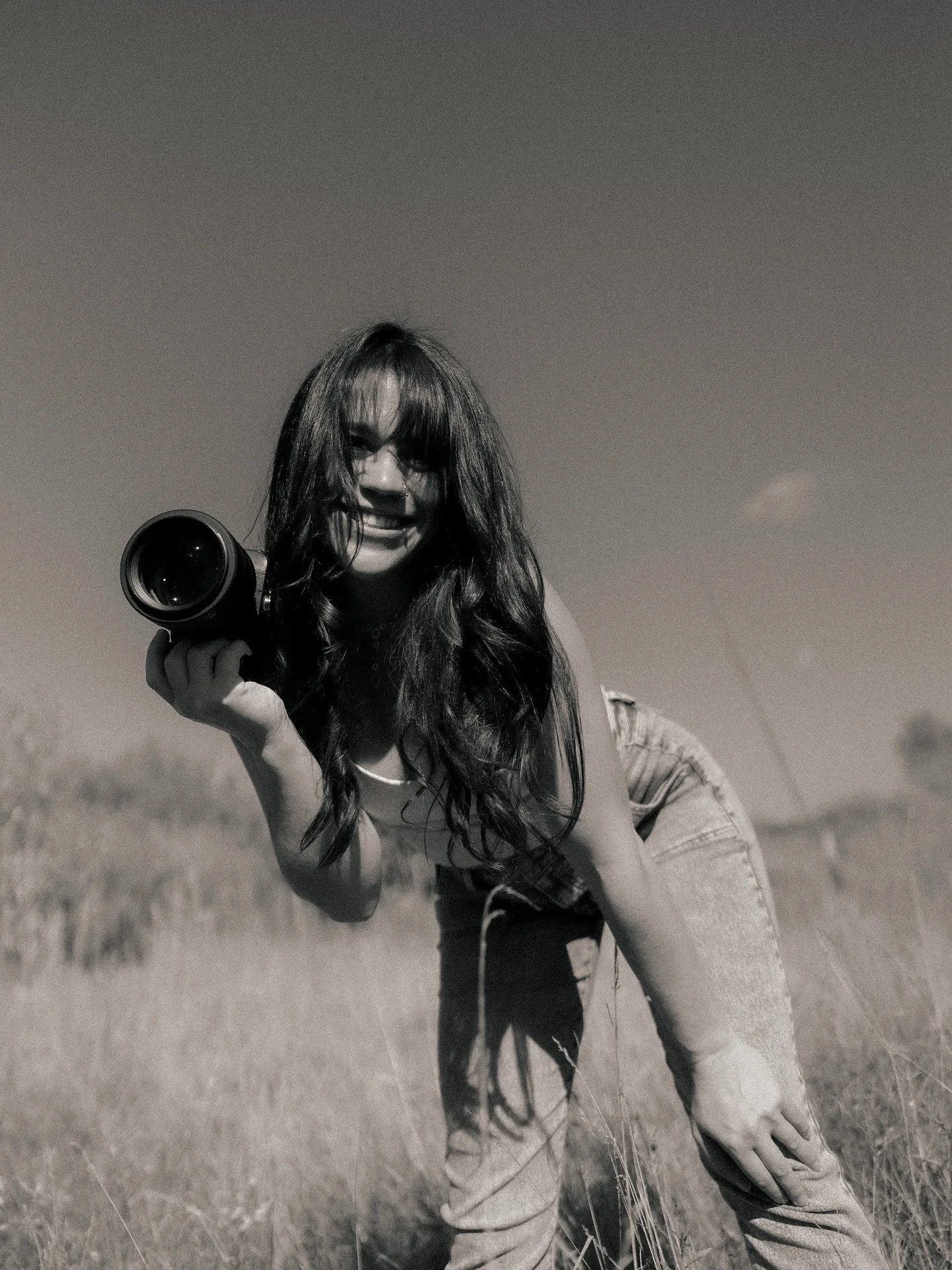 β¨ New season, new vibes β¨
The bf grabbed some branding shots for me after @styledbymonicarose gave me fresh bangs, kinda obsessed ππ not sure if it’s forever, but it’s a look for now.
Right now I’m soaking up some downtime becaus