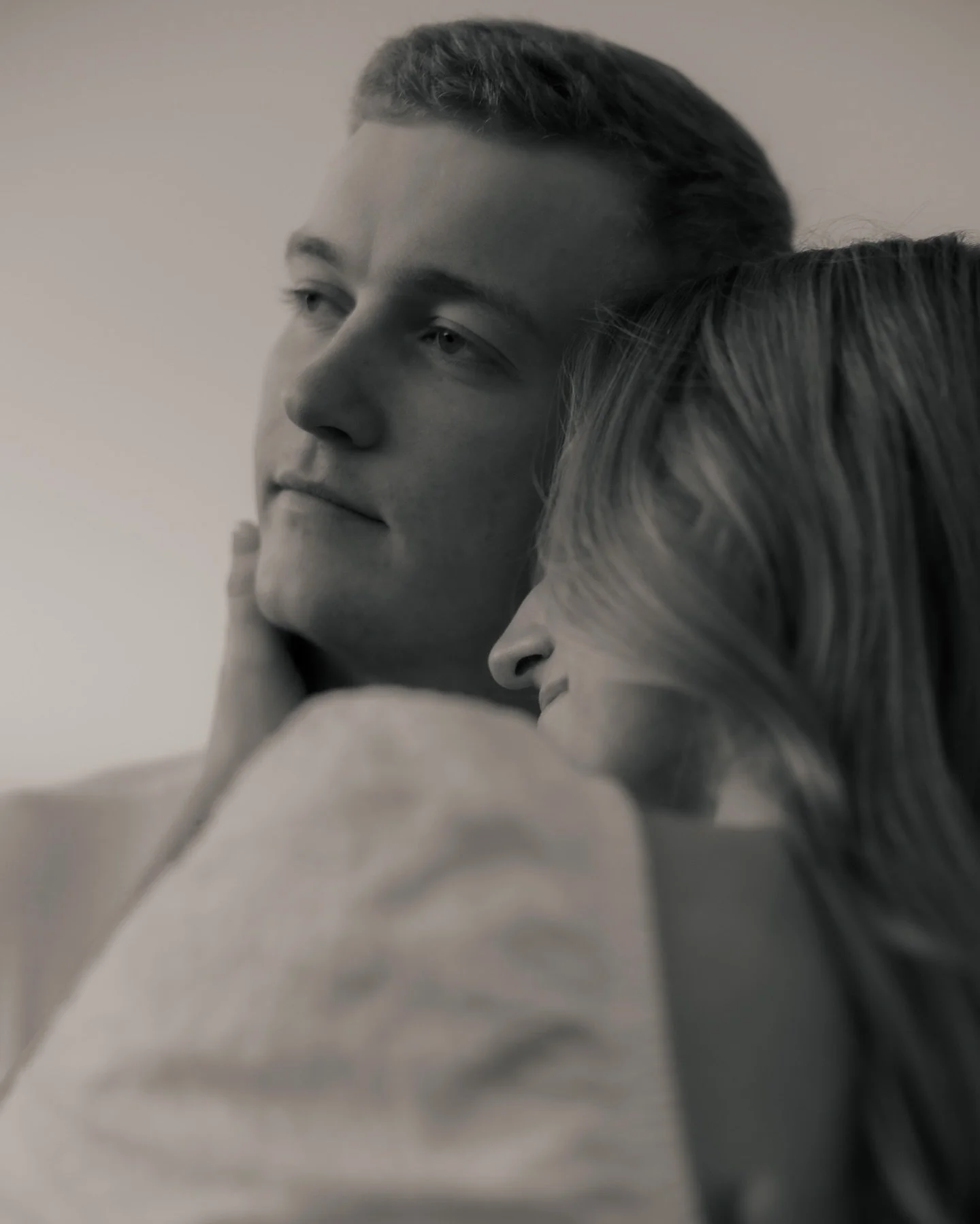 ✨ 𝒮𝒶𝓋𝒶𝓃𝓃𝒶𝒽 + 𝒞𝑜𝓁𝒷𝓎 ✨

This session will forever be one of my favorites 🤍
We were originally planning to take their engagement photos at the Ford Field House, but after chatting about what truly felt them, we decided to switch it up and 