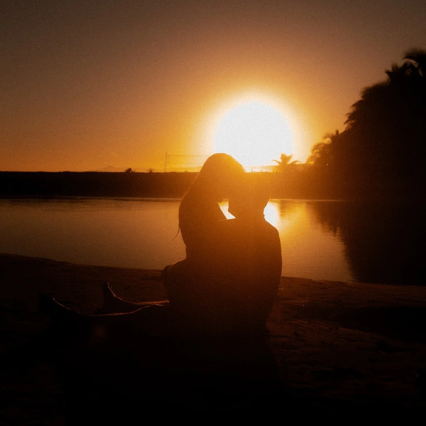 ✨🌞 𝒢𝑜𝓁𝒹𝑒𝓃 𝓈𝓊𝓃𝓇𝒾𝓈𝑒 𝒾𝓃 𝒫𝓊𝑒𝓇𝓉𝑜 𝑅𝒾𝒸𝑜 🌞✨

I told him all week that if I couldn&rsquo;t find a couple to model for me,
𝓱𝓮 𝔀𝓸𝓾𝓵𝓭 𝓱𝓪𝓿𝓮 𝓽𝓸 𝓼𝓽𝓮𝓹 𝓲𝓷&hellip; 😭😂✨

After a full week in Puerto Rico, realizing I didn&