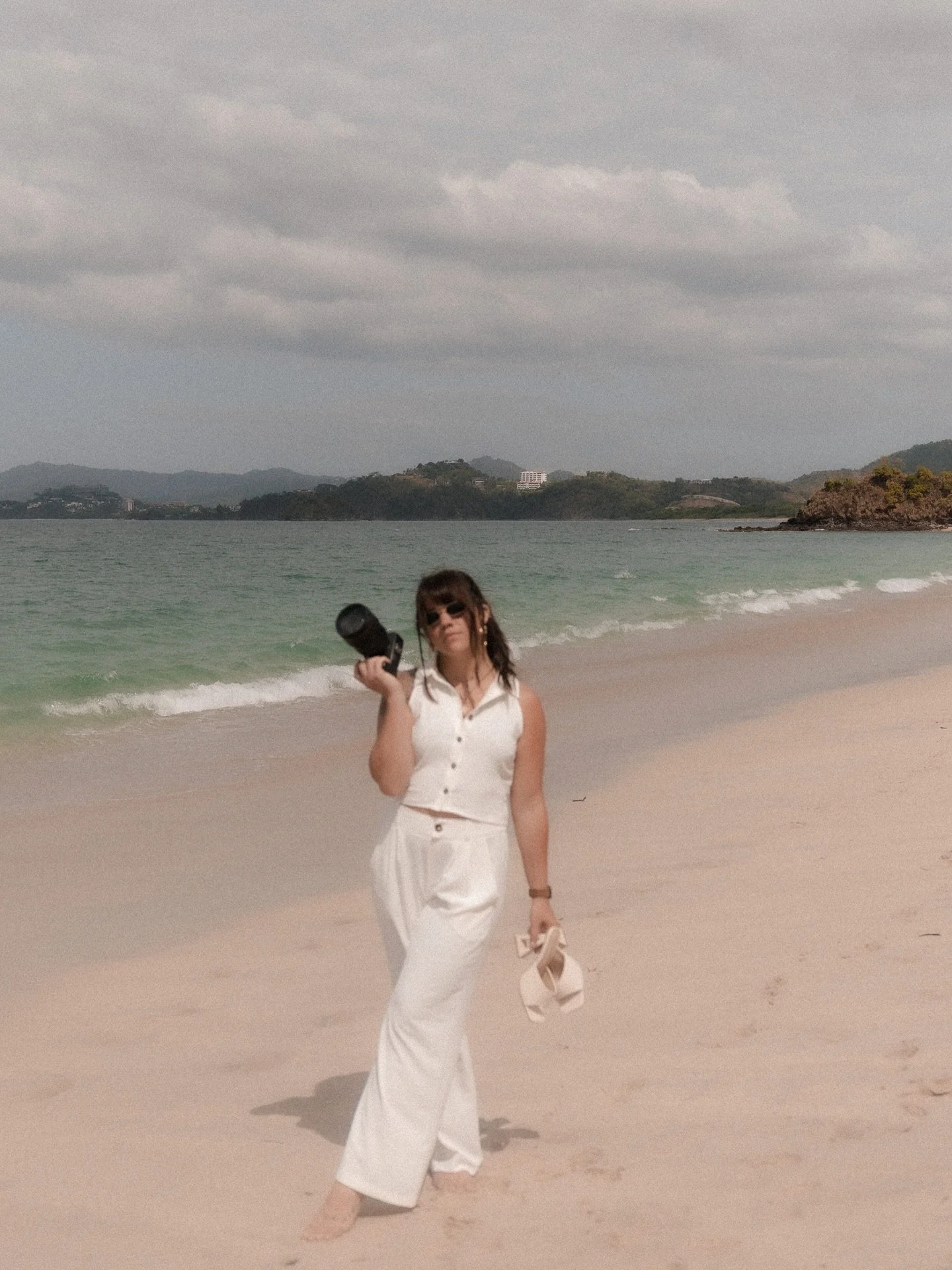 Hi, for the new faces here 🤍

I&rsquo;m Tiarrah, the face behind the camera.

I&rsquo;ve loved photography for as long as I can remember. My mom always had a Polaroid in her hand and was constantly taking photos of me, and I think that&rsquo;s where