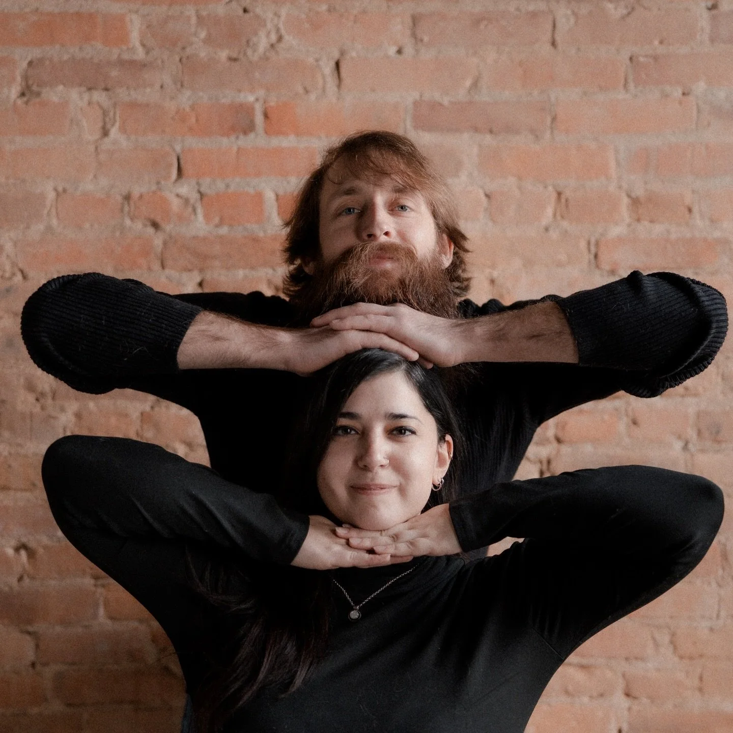 Went into my neighbor&rsquo;s apartment and took these just for fun. Zero plan, lots of awkward posing, and two cats who fully stole the show and clearly understood the assignment better than anyone else. 
#neighborphotoshoot
#awkwardcouples
#catpare
