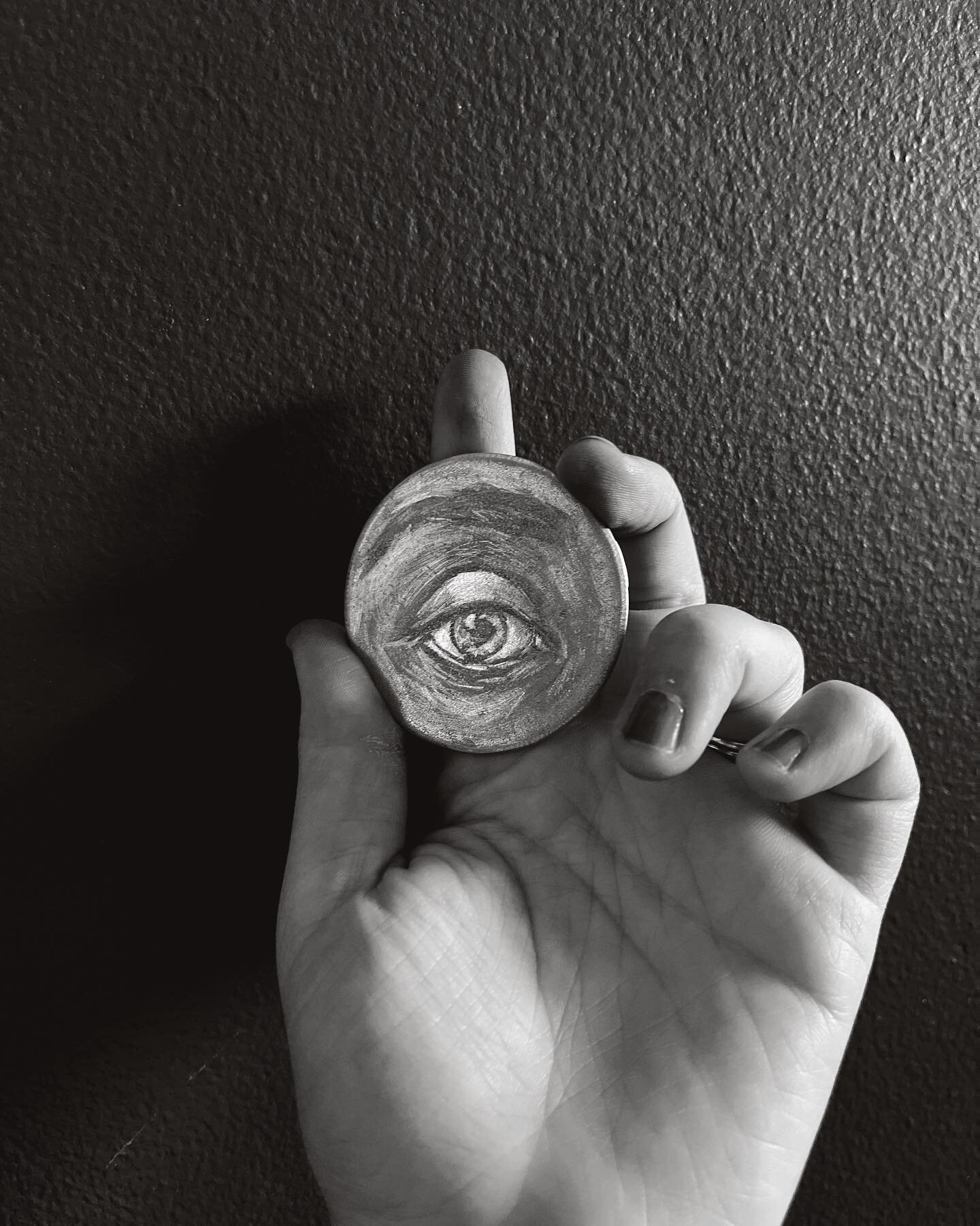 There is something magical about a mezzotint plate, even before they&rsquo;re inked. 👁

#printmaking #printmaker #printmakersofinstagram #mezzotint #workinprogress #artist #artistsoninstagram #loverseye #canadianartist #femaleartist #womenartists #s