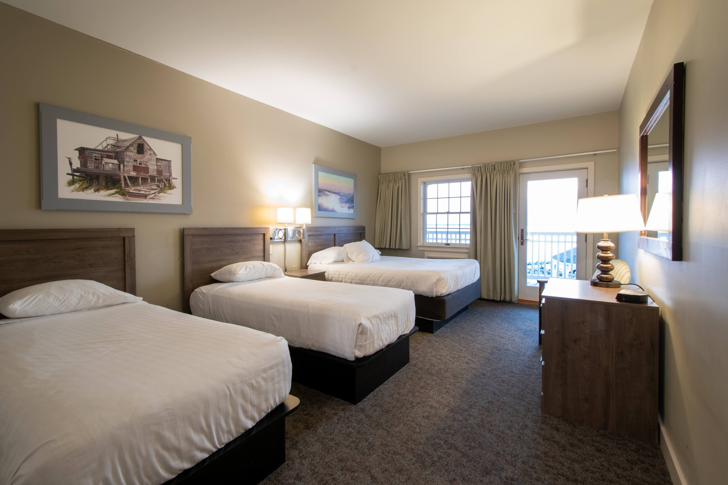 South section room with queen and twin beds