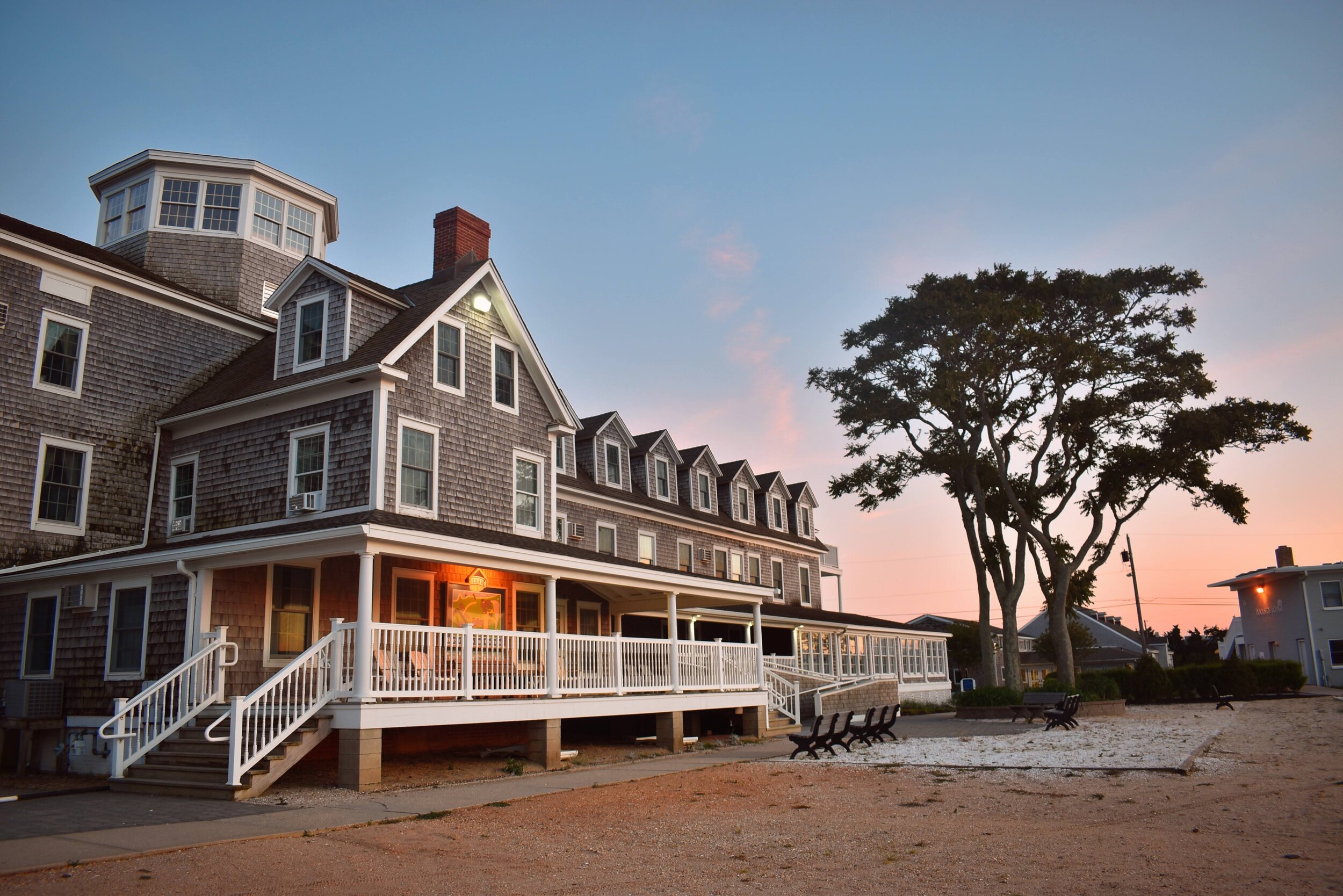 Victorian Hotel bay side