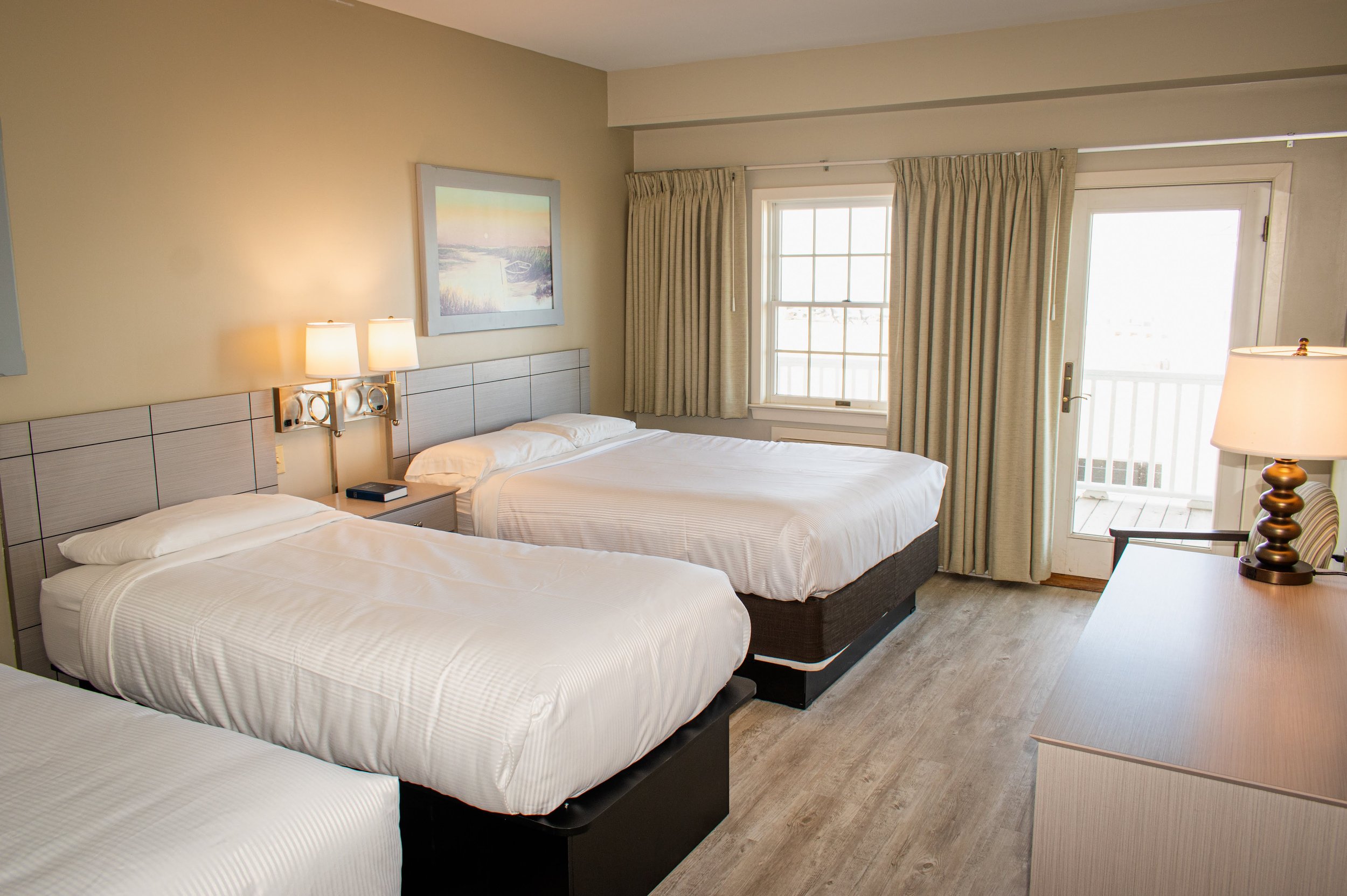 South section room with queen and twin beds