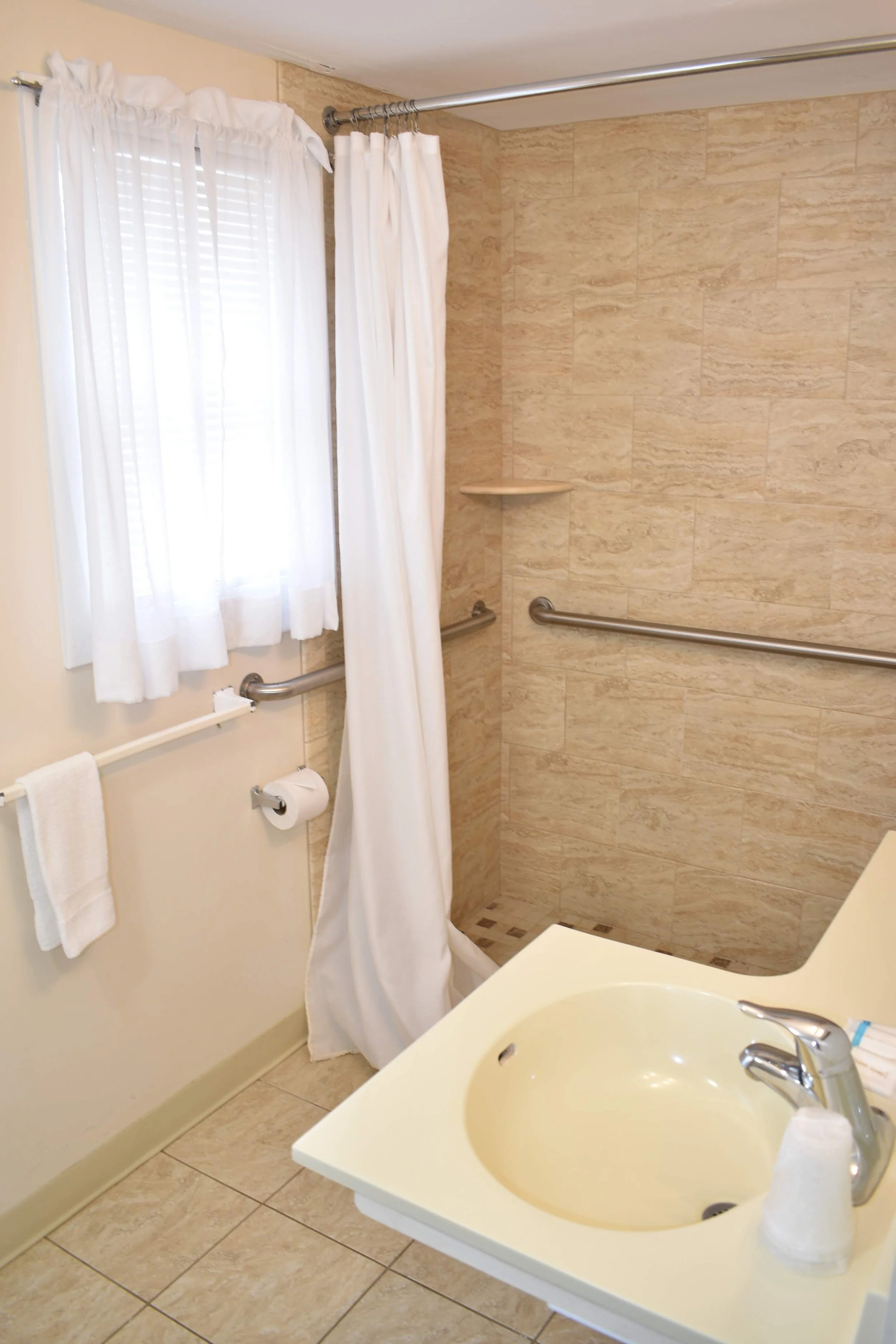 Handicap-accessible bathroom