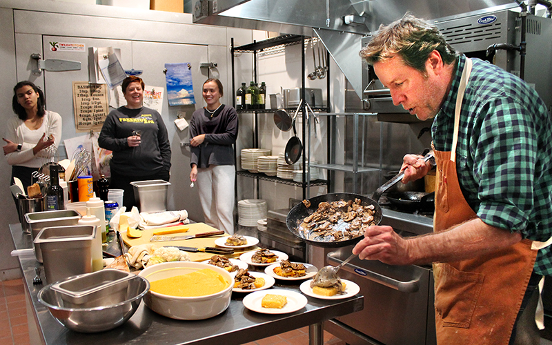 Cooking Class: KITCHEN BASICS